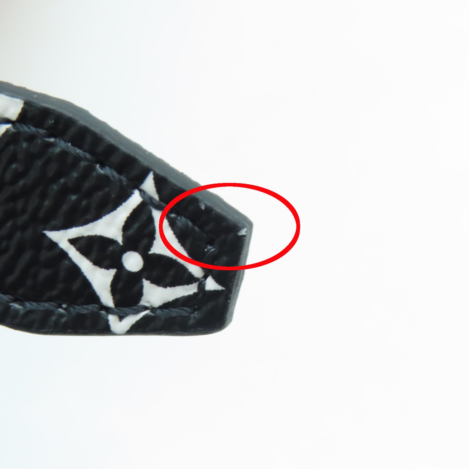 LOUIS VUITTON Clafoutis Giant Boite Chapeau金扣肩背袋红色黑色白色