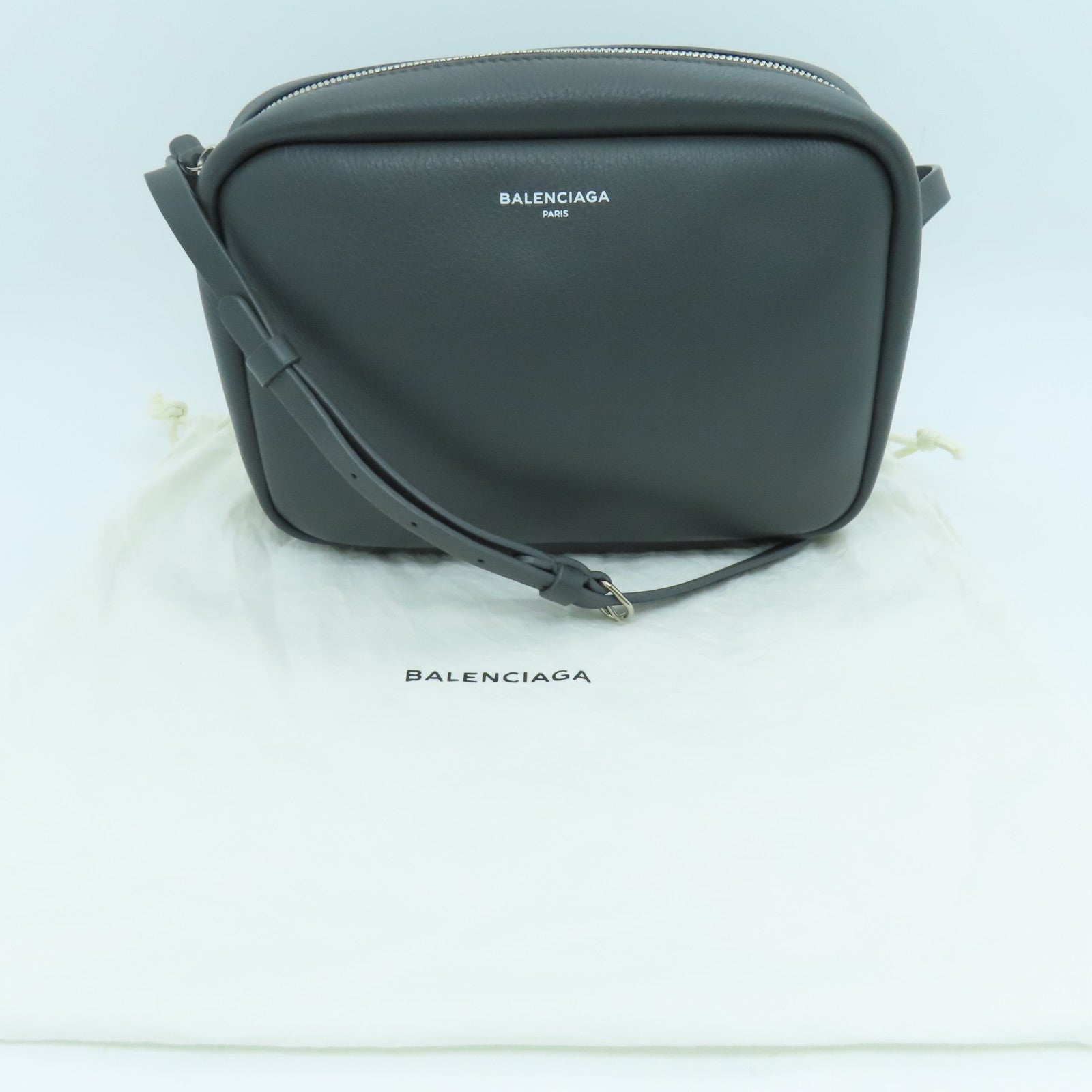 BALENCIAGA 牛皮皮革Shoulder Bag银扣肩背袋灰色