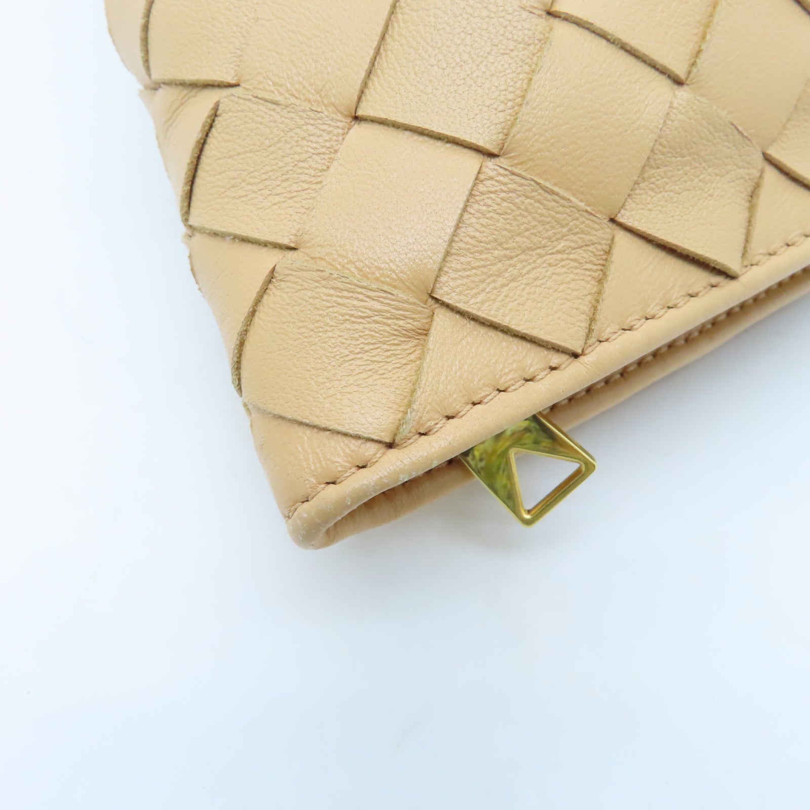 BOTTEGA VENETA 織紋皮革Mini Twist金扣手挽袋米色