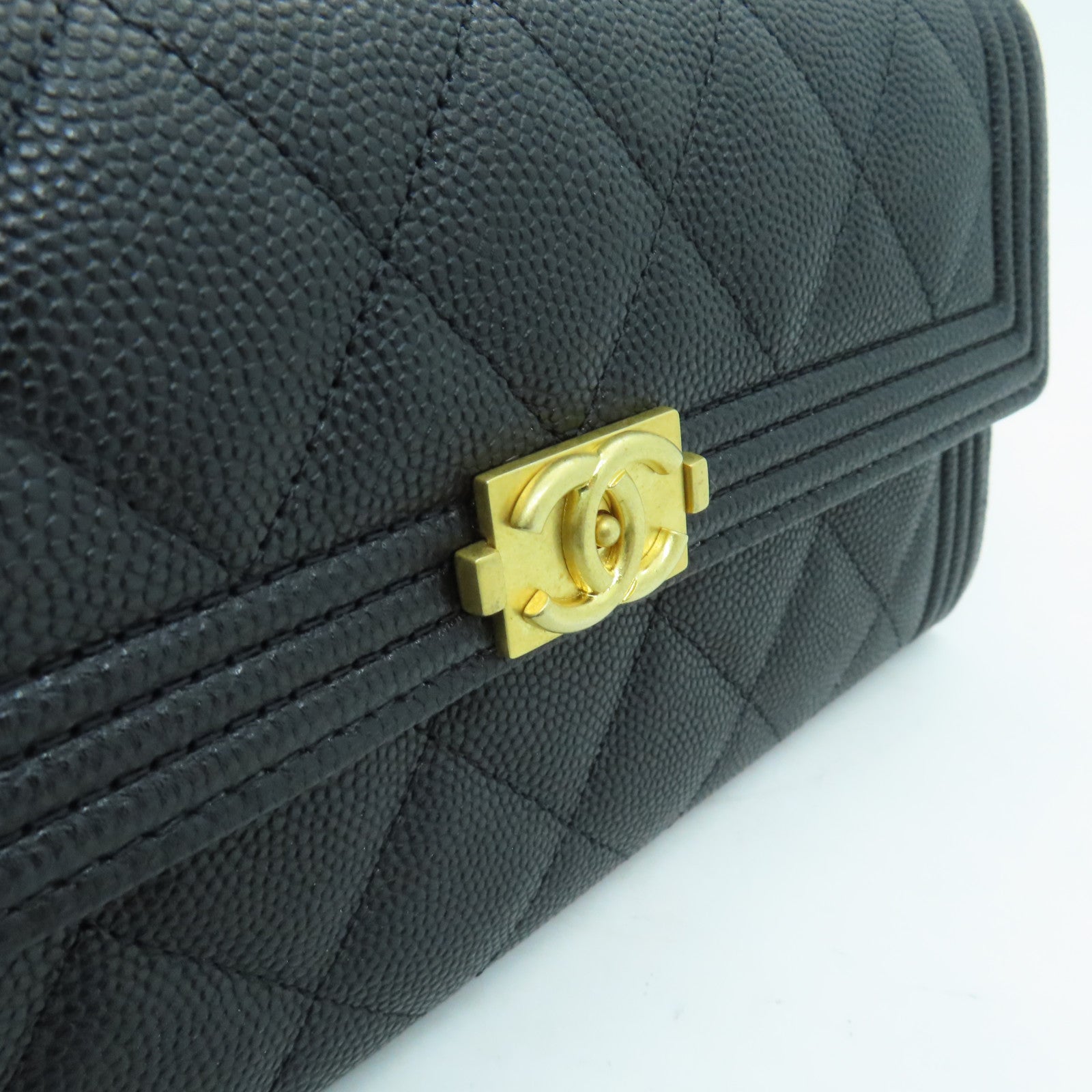 CHANEL 菱格Caviar皮革Boy Long Wallet金扣長錢包黑色