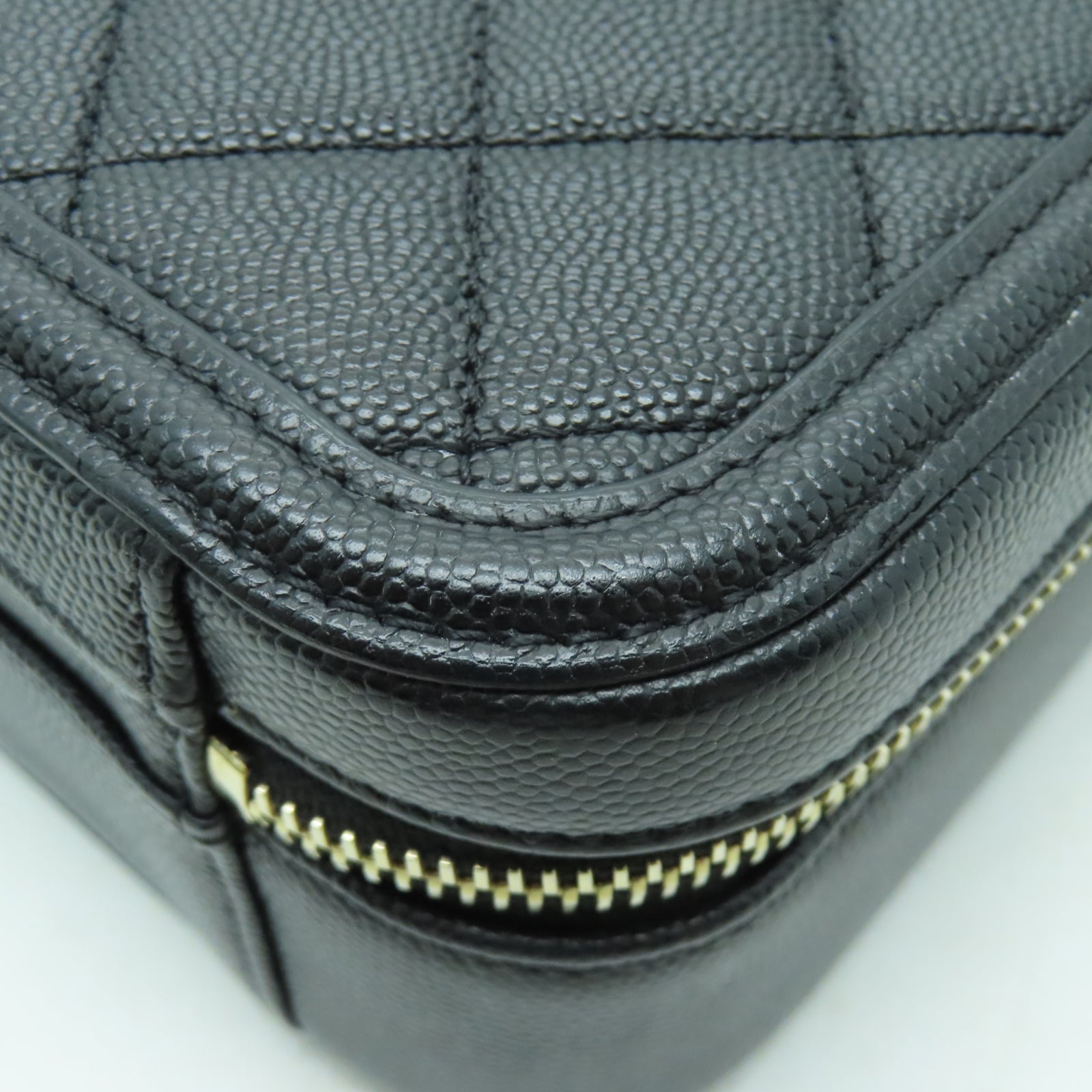 CHANEL 菱格牛皮皮革Chain Shoulder金扣鏈帶肩背袋黑色