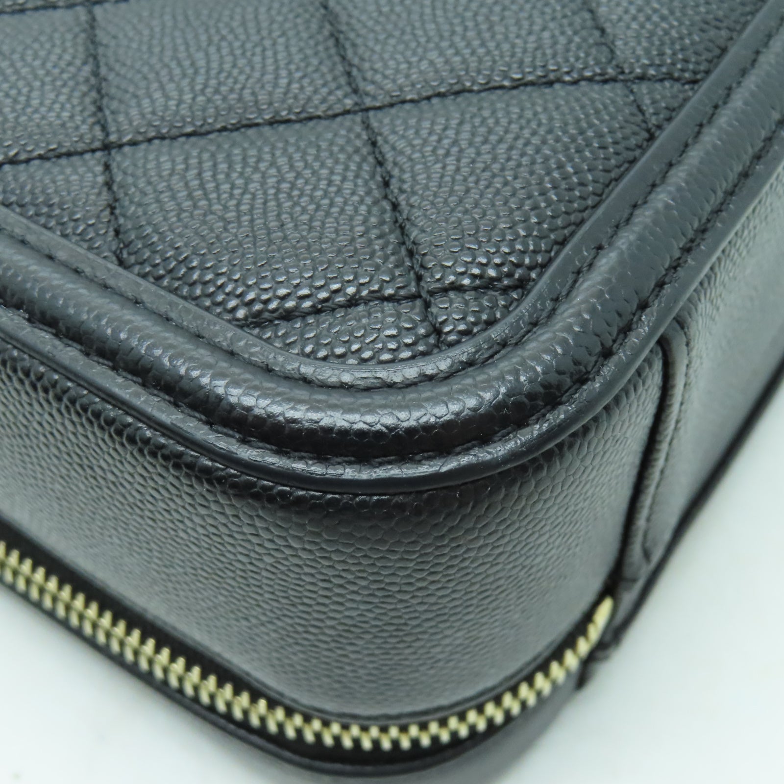 CHANEL 菱格牛皮皮革Chain Shoulder金扣鏈帶肩背袋黑色
