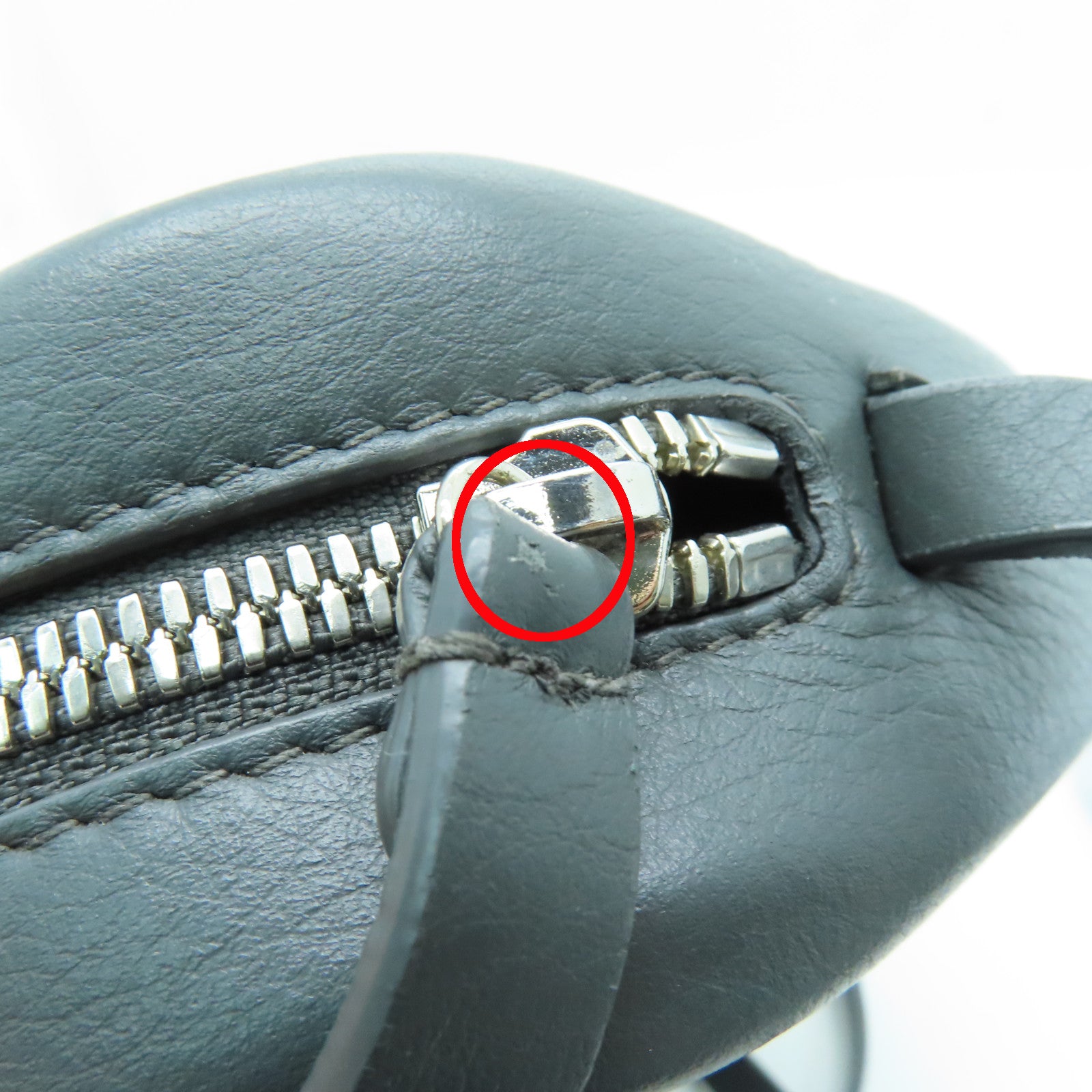 BALENCIAGA 牛皮皮革Shoulder Bag银扣肩背袋灰色