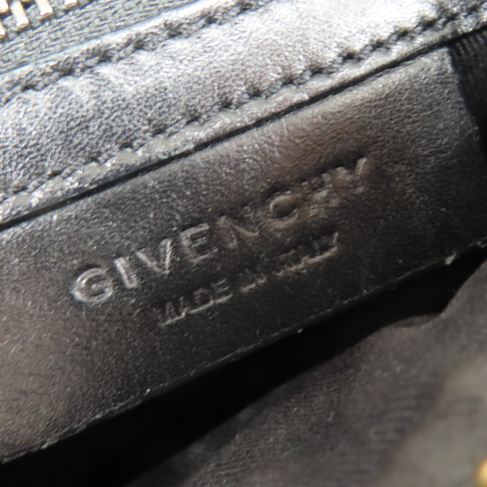 GIVENCHY 牛皮皮革Pandora Mini銀扣肩背袋黑色