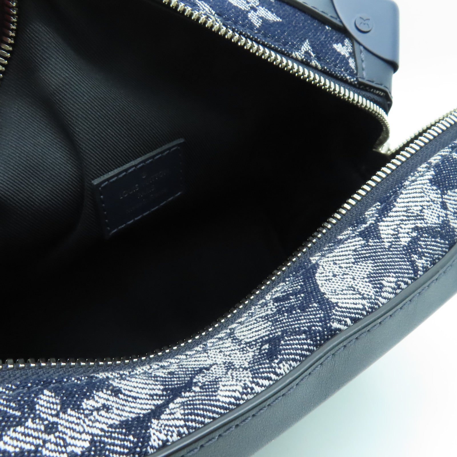 LOUIS VUITTON Monogram Tapestry Soft Trunk Shoulde銀扣肩背袋藍色