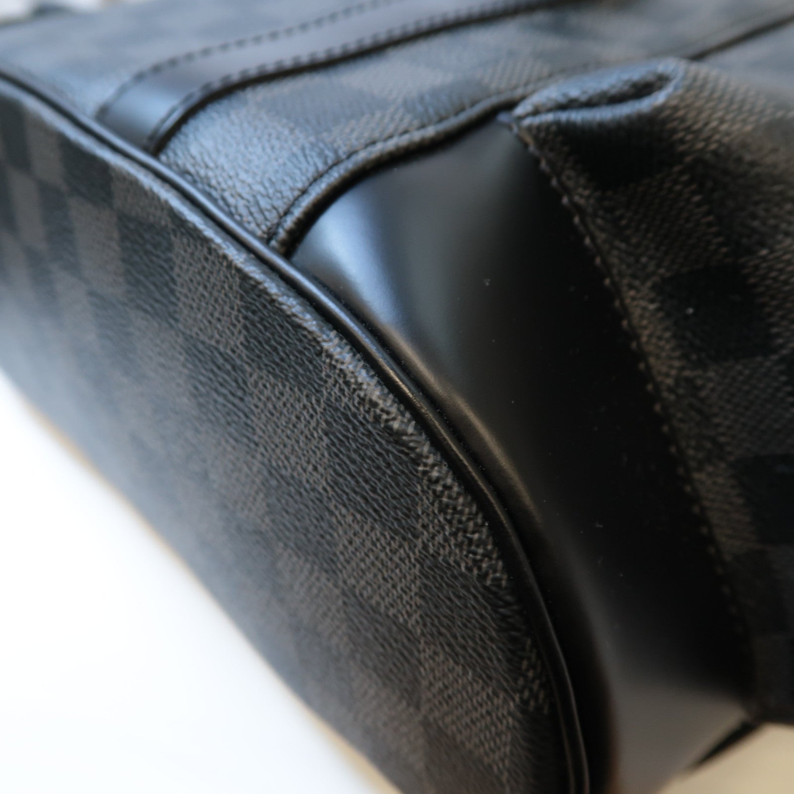 LOUIS VUITTON Damier Graphite Christopher MM銀扣背包黑色