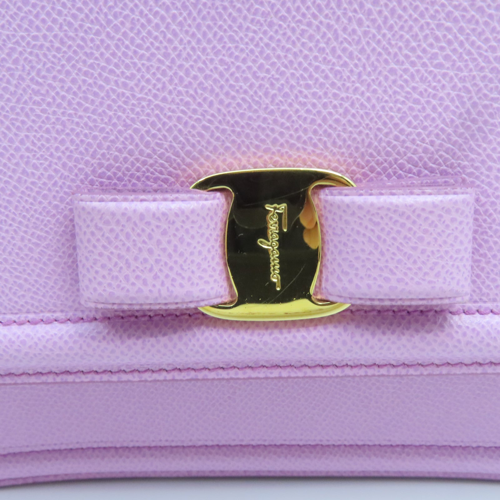 Salvatore Ferragamo 牛皮皮革Chain Shoulder金扣鏈帶肩背袋粉紅色