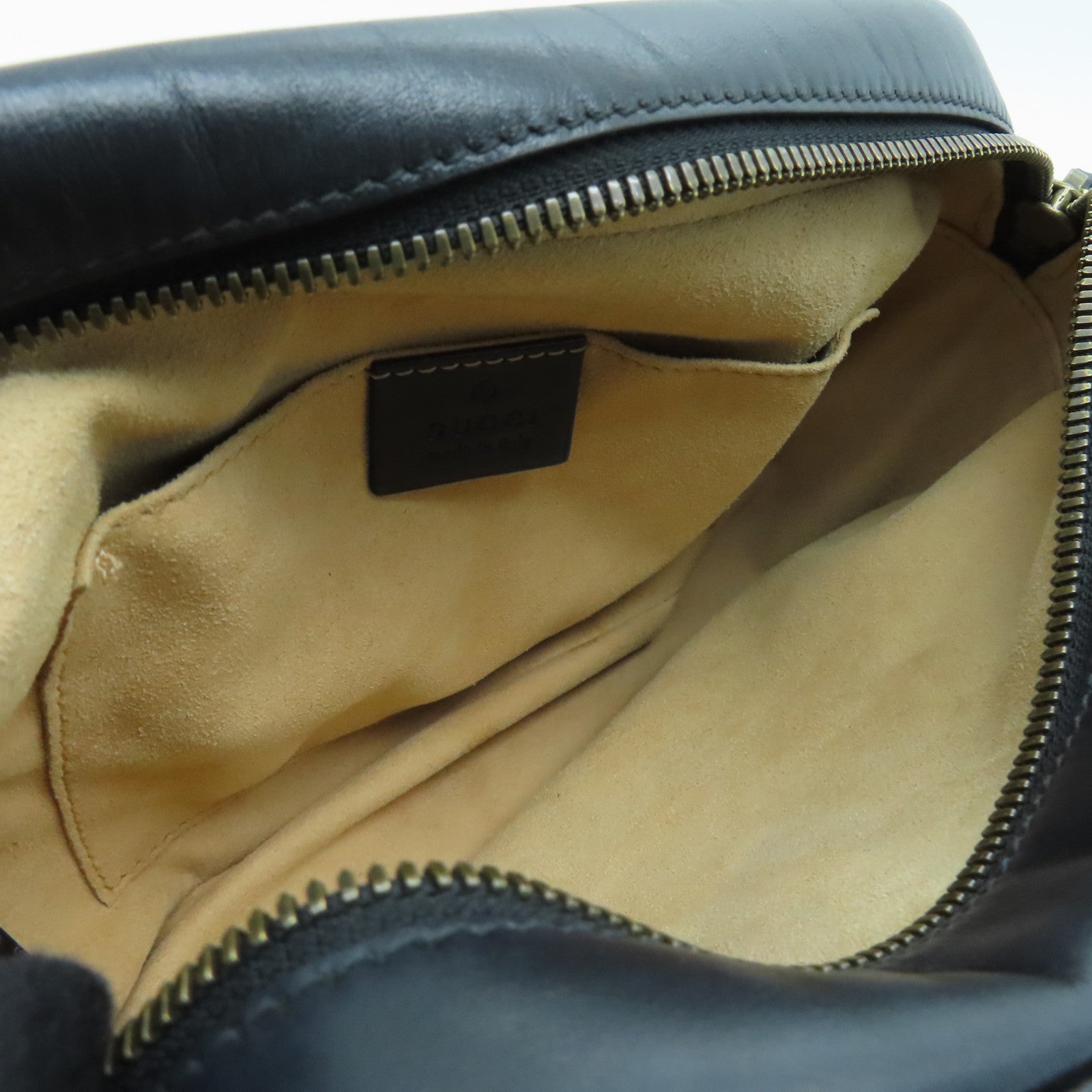 GUCCI cowhide leather GG Marmont Camera Bag gold buckle shoulder bag black