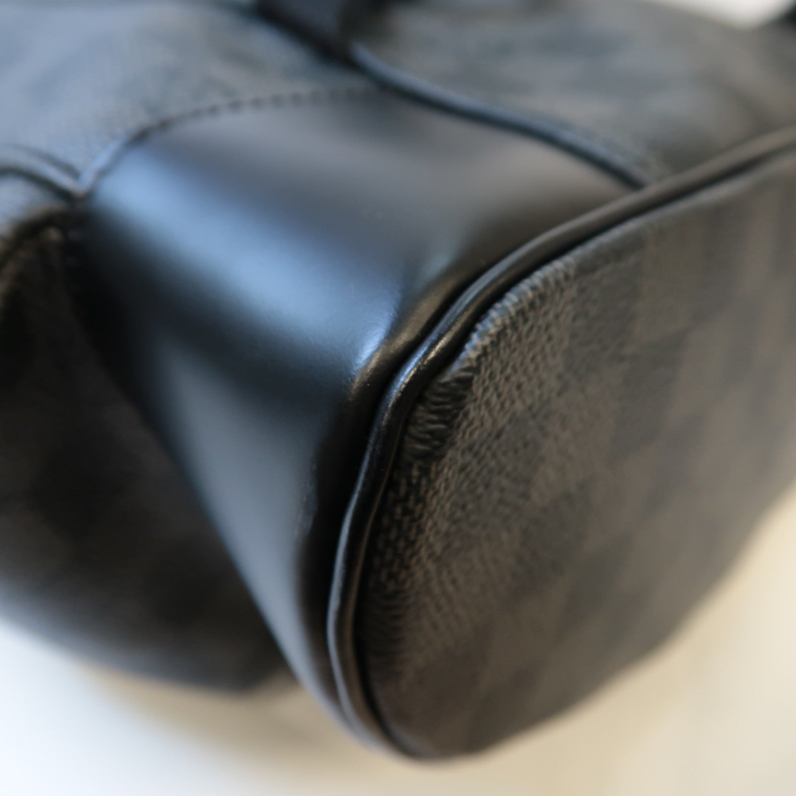 LOUIS VUITTON Damier Graphite Christopher MM銀扣背包黑色