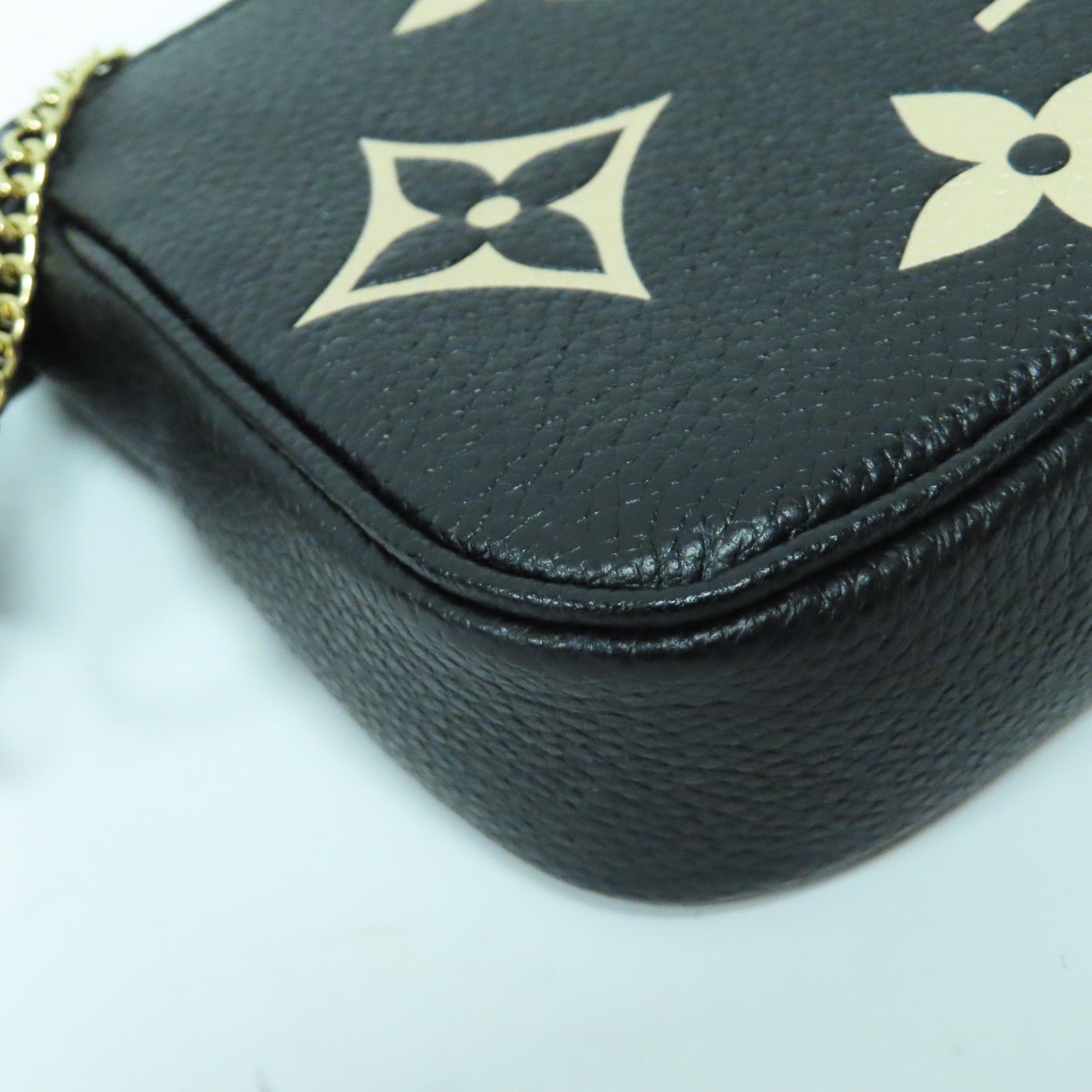 LOUIS VUITTON Monogram Empreinte Mini Pochette金扣手挽袋黑色