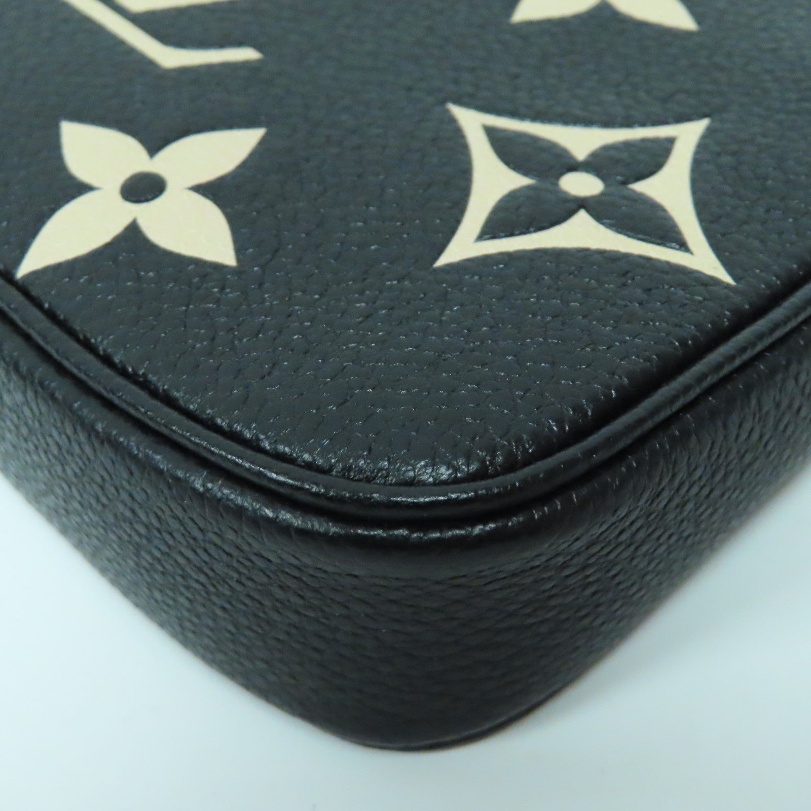 LOUIS VUITTON Monogram Empreinte Mini Pochette金扣手挽袋黑色