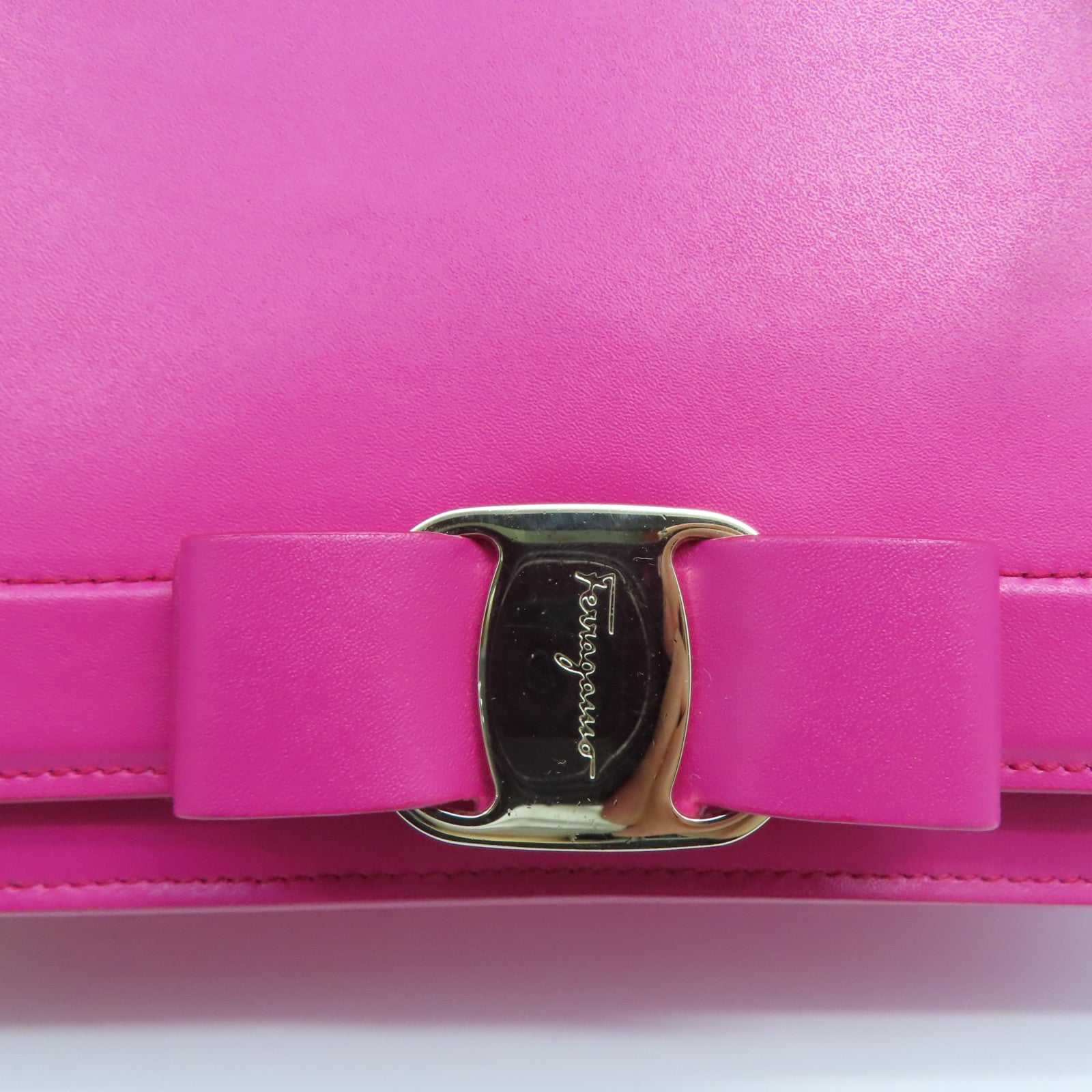 Salvatore Ferragamo 【激減優惠】羊皮皮革Chain Shoulder金扣鏈帶肩背袋粉紅色