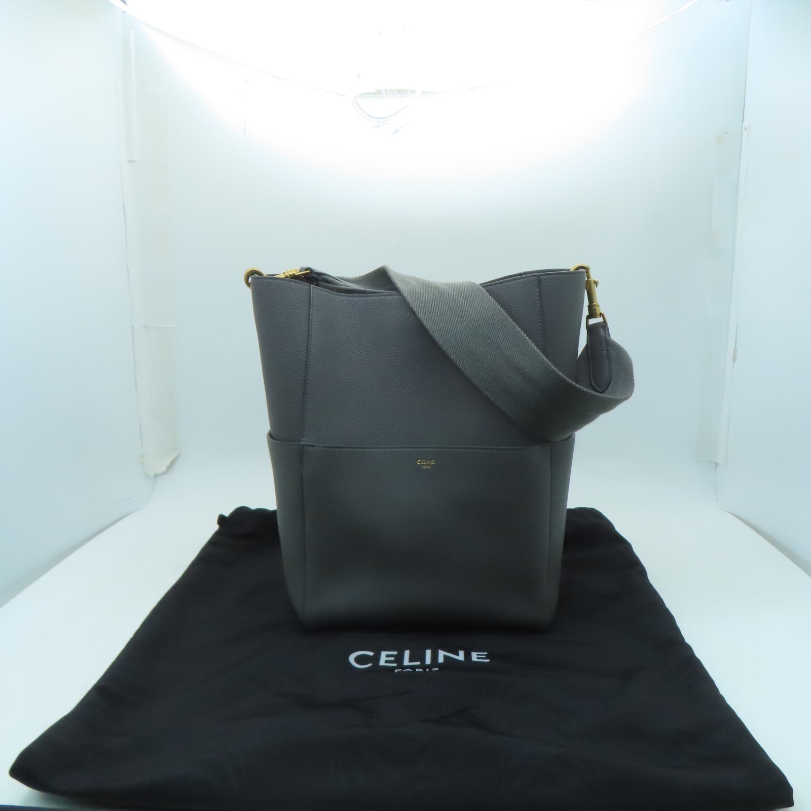 CELINE 牛皮皮革Sangle Bucket Bag金扣肩背袋灰色