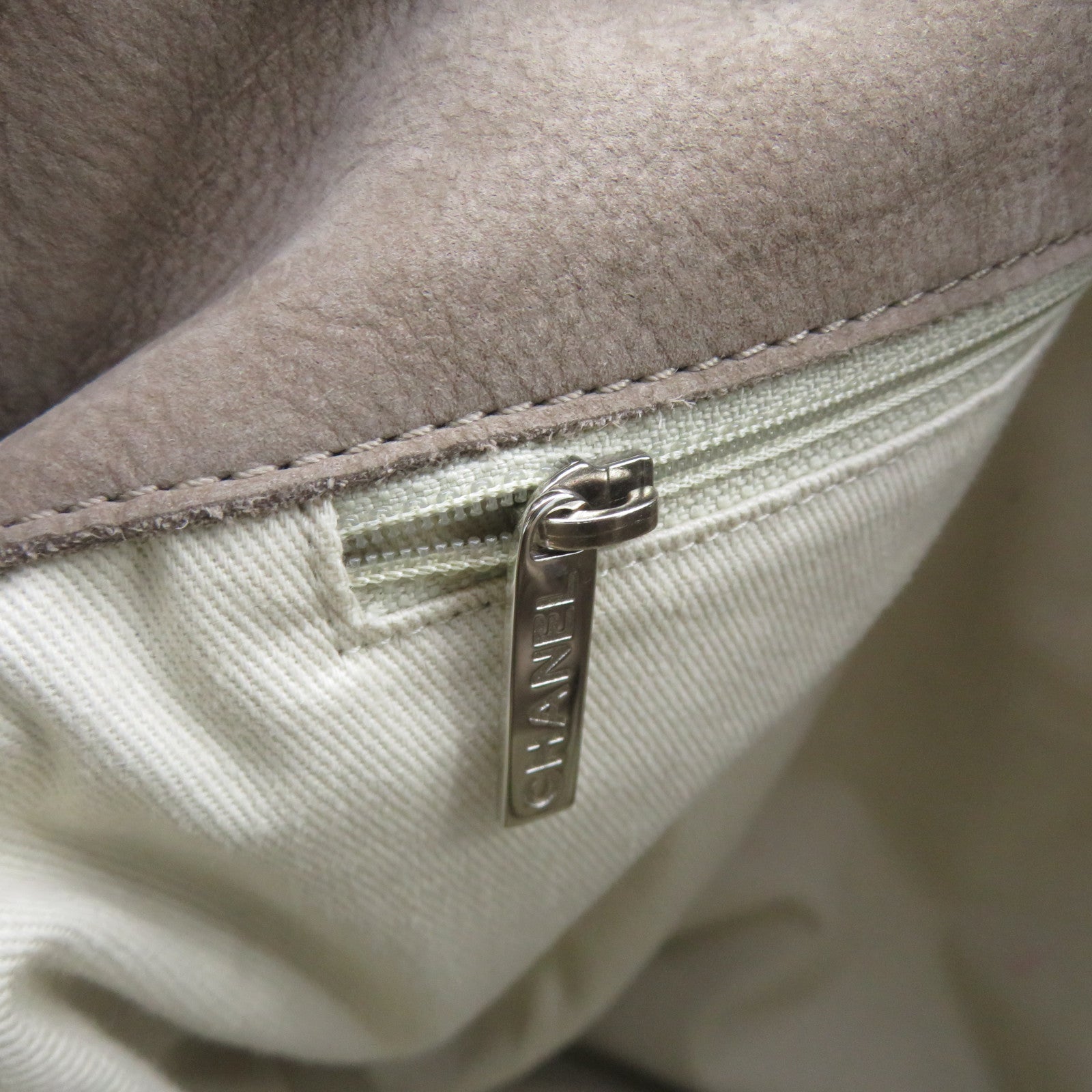 CHANEL 【激減優惠】菱格牛皮皮革Shoulder Bag銀扣鏈帶肩背袋米色