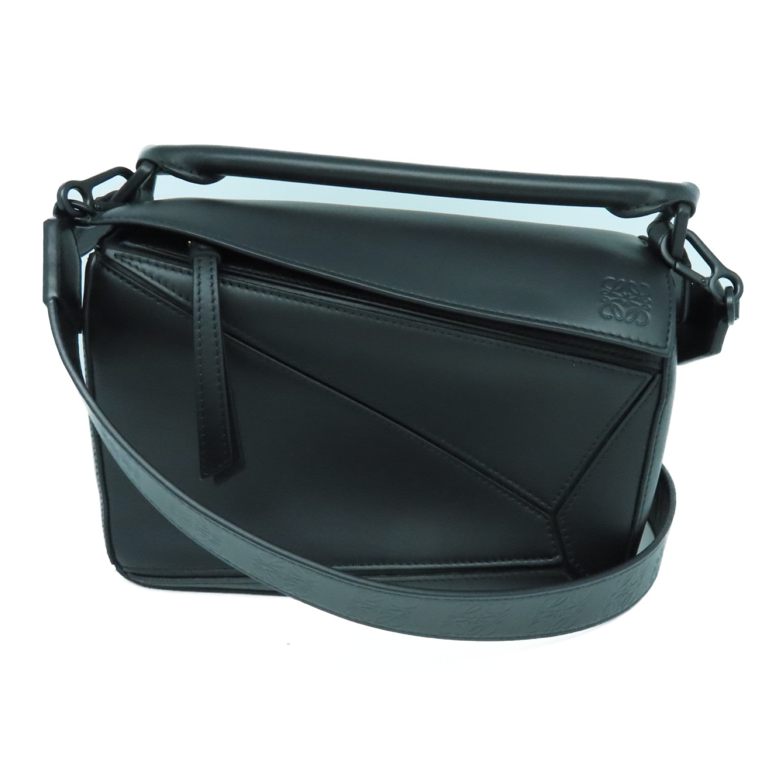 LOEWE 牛皮皮革Puzzle金扣肩背袋黑色