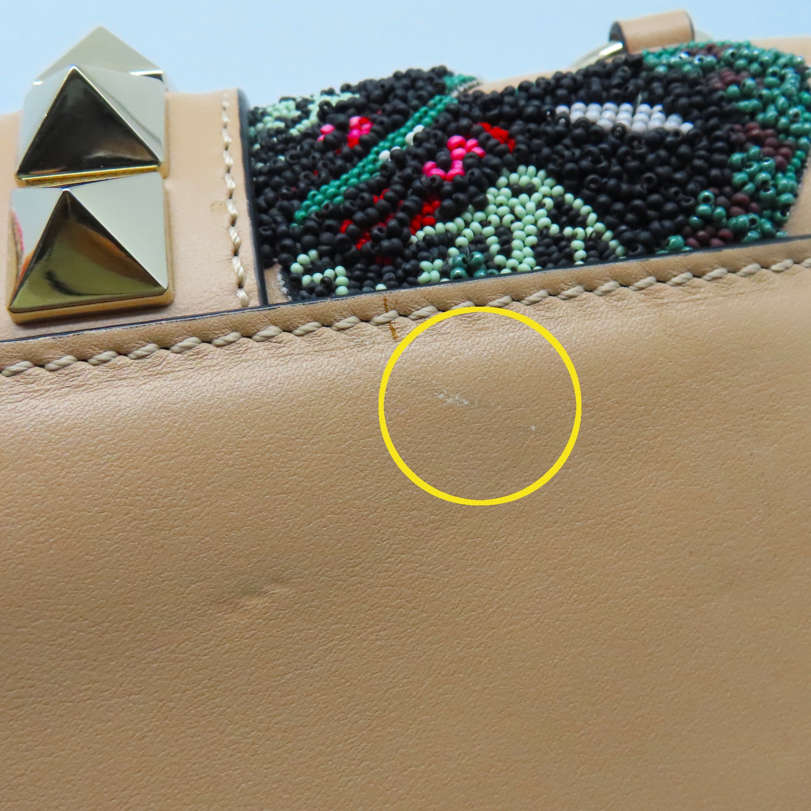 Valentino 牛皮皮革Embroidered Small Glam Lock金扣鏈帶肩背袋米色