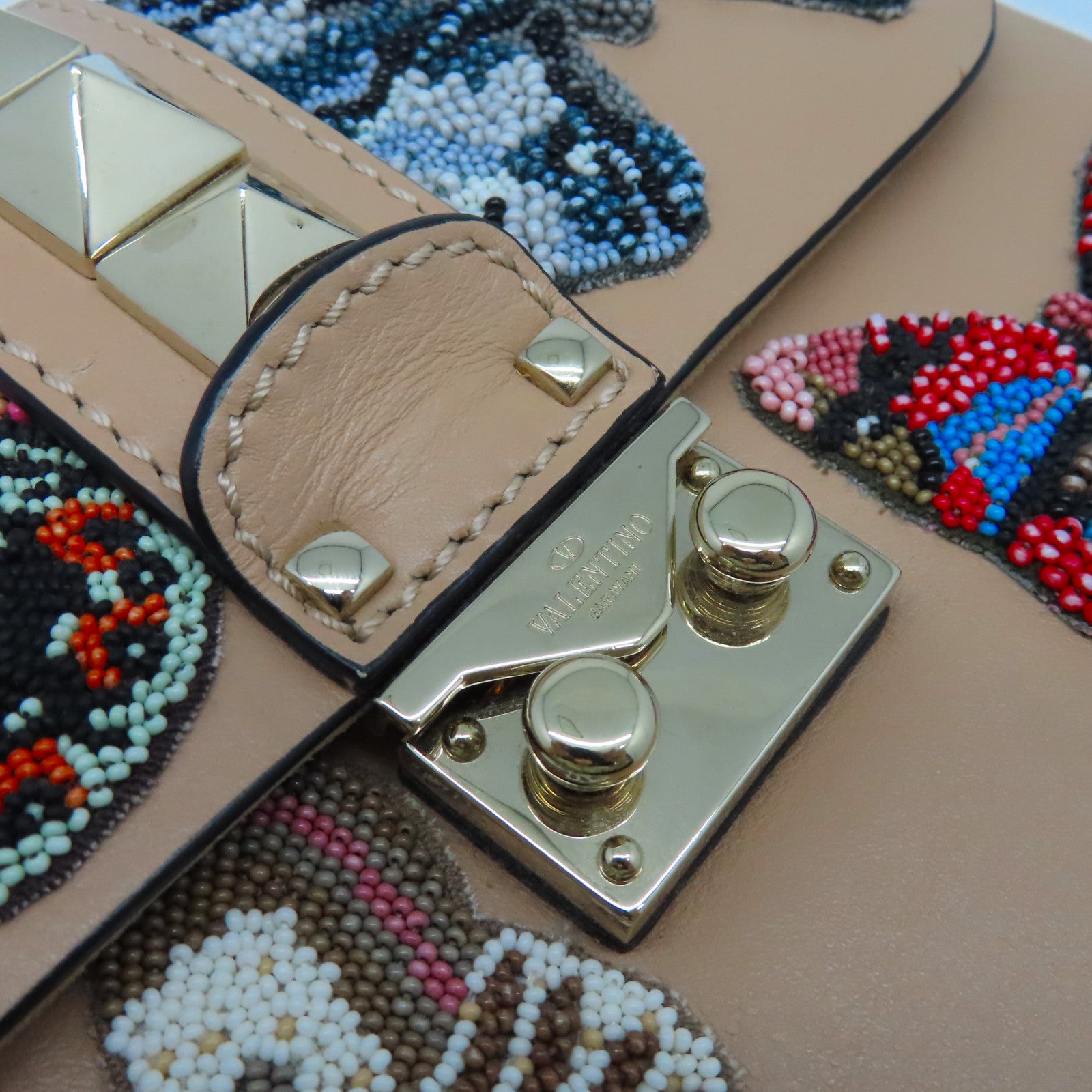 Valentino 牛皮皮革Embroidered Small Glam Lock金扣鏈帶肩背袋米色