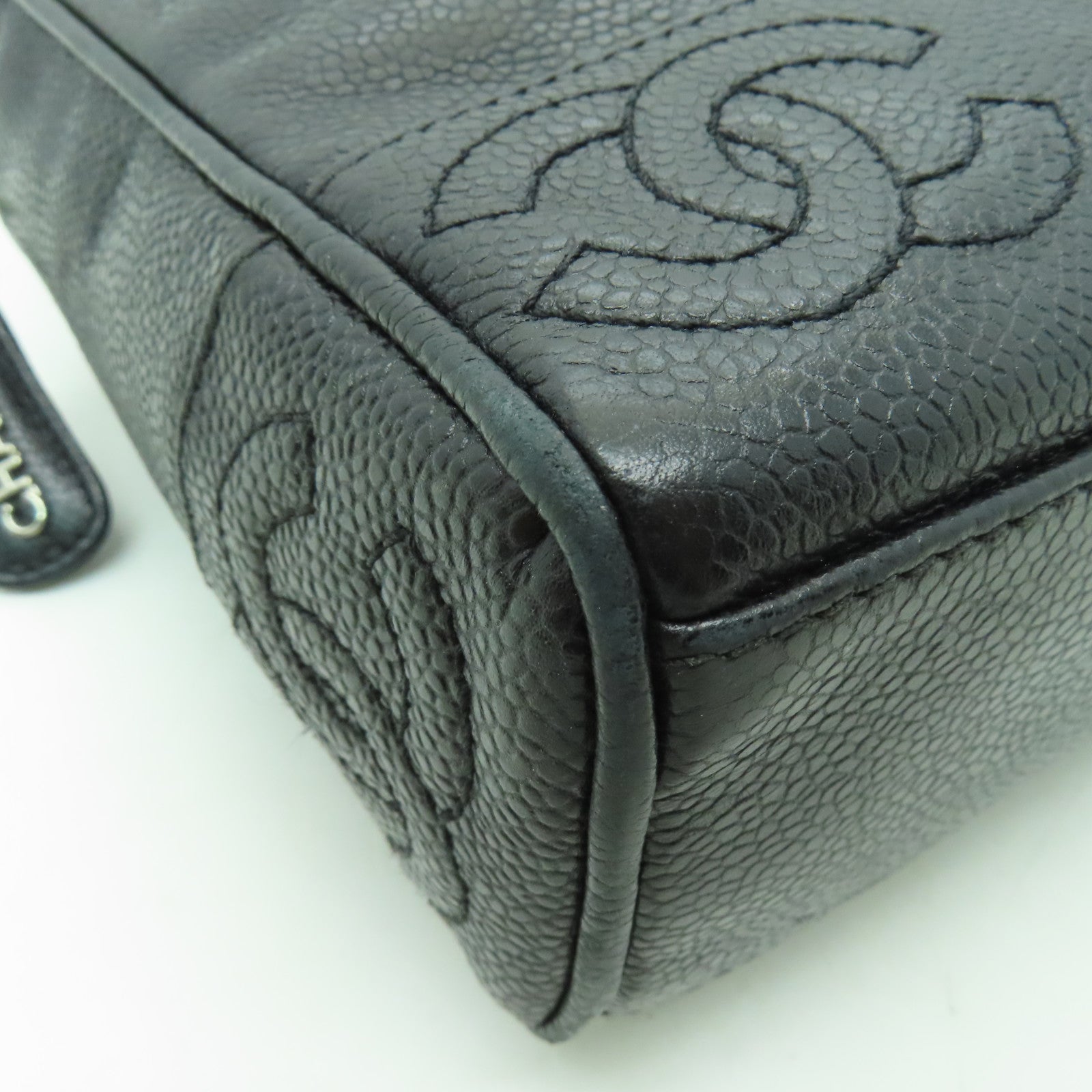 CHANEL Caviar皮革Shoulder Bag銀扣肩背袋黑色