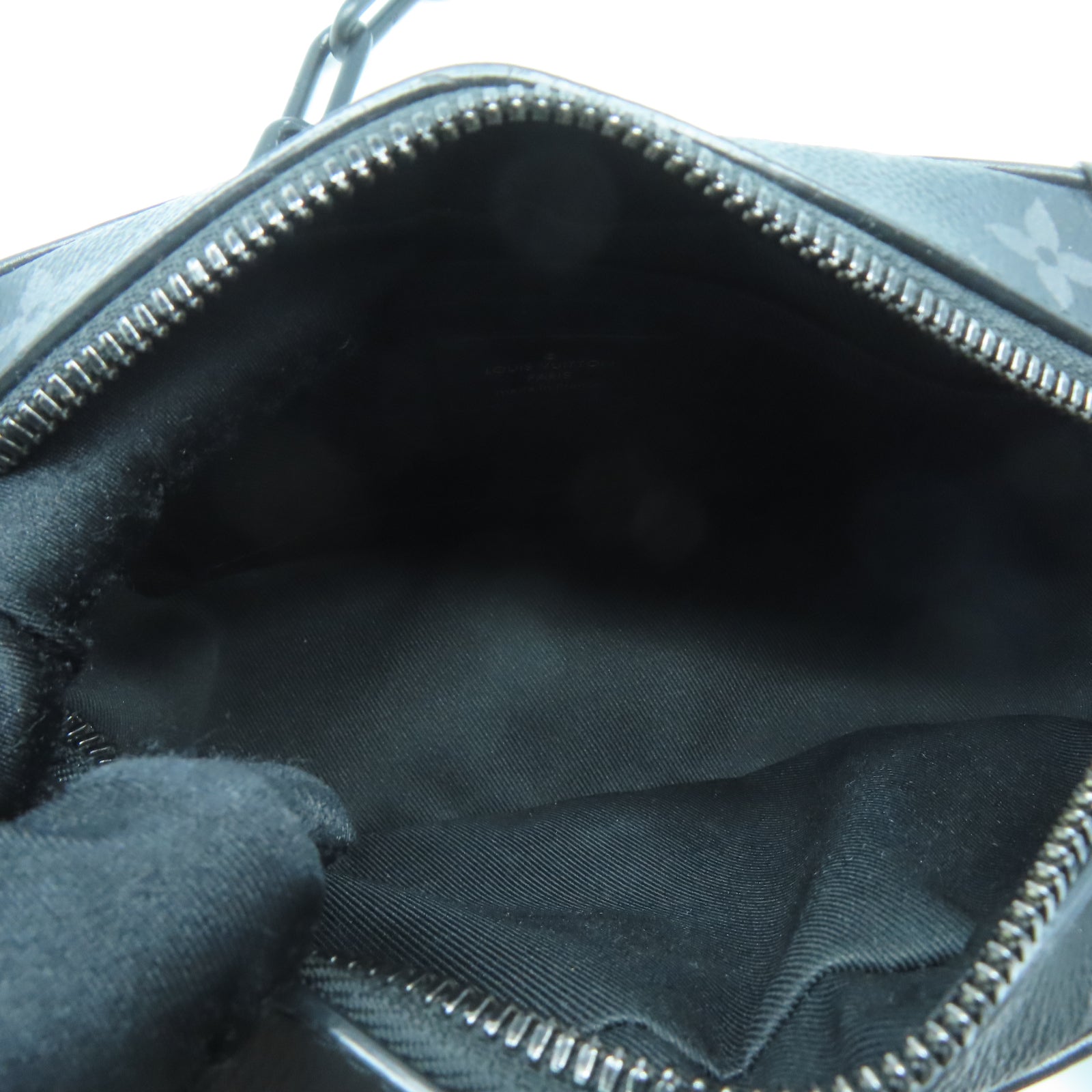 LOUIS VUITTON Monogram Eclipse Mini Soft Trunk鏈帶肩背袋黑色