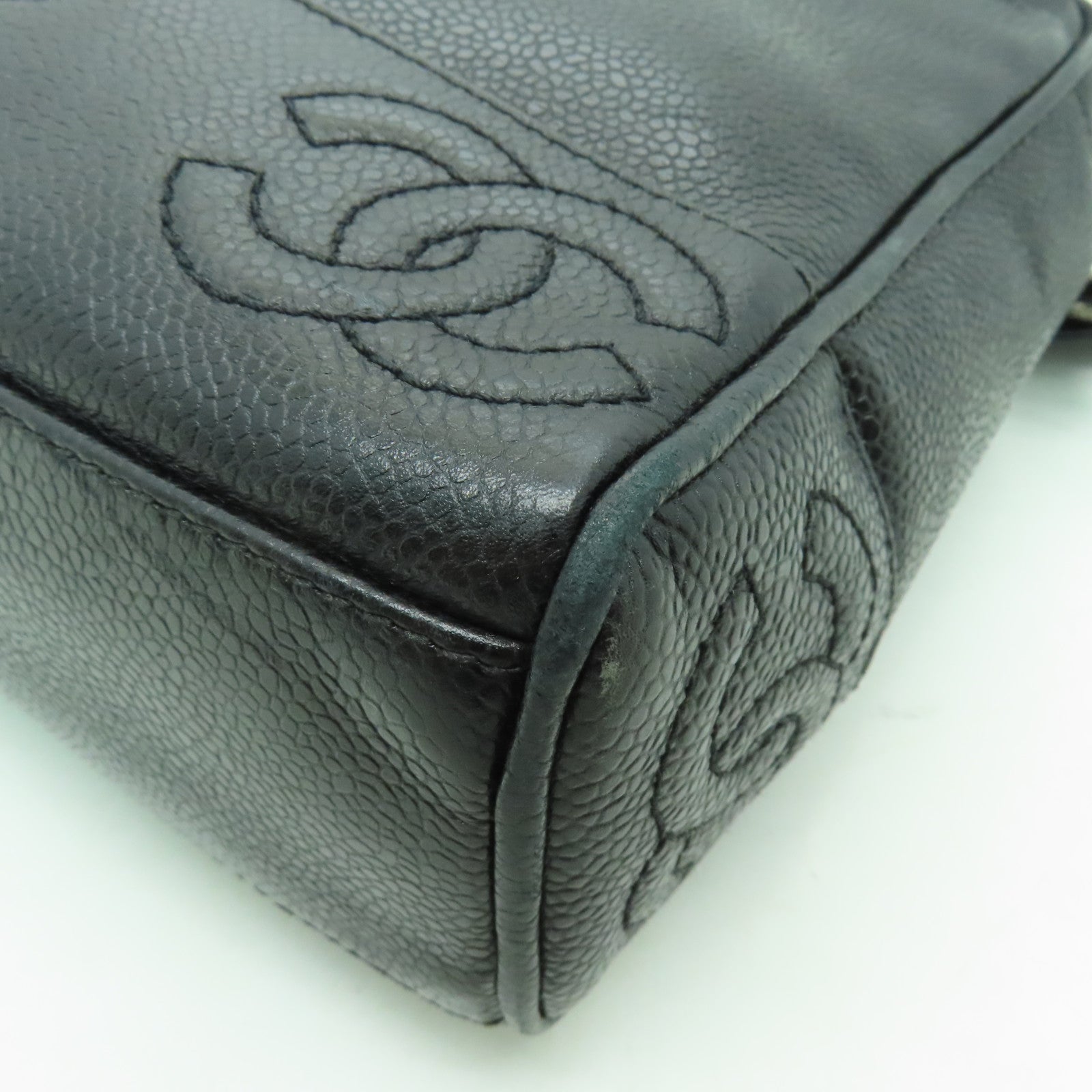 CHANEL Caviar皮革Shoulder Bag銀扣肩背袋黑色