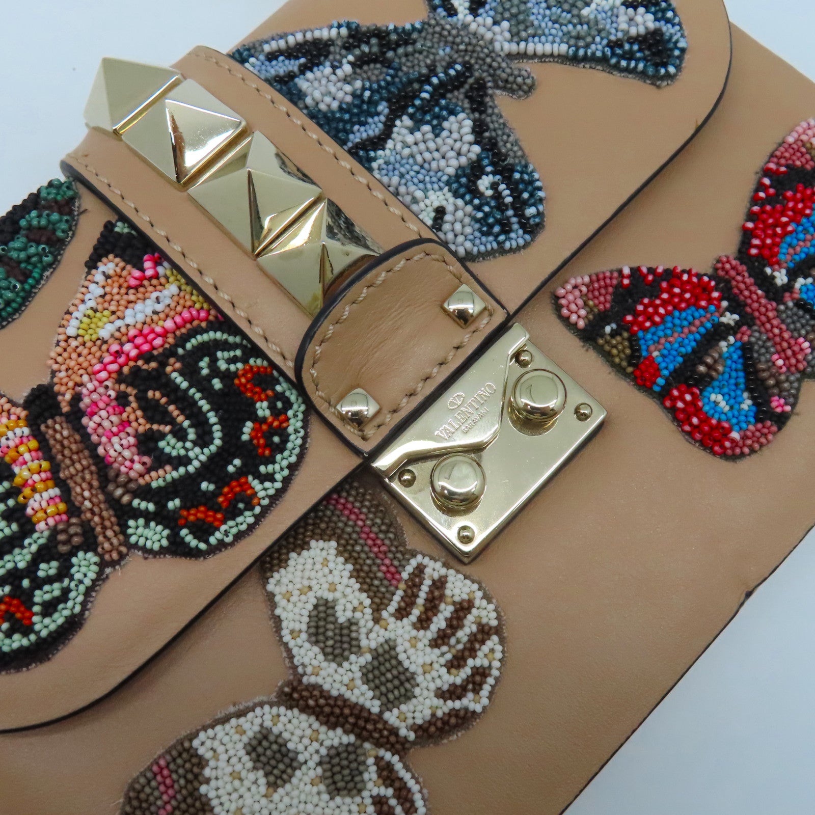 Valentino 牛皮皮革Embroidered Small Glam Lock金扣鏈帶肩背袋米色