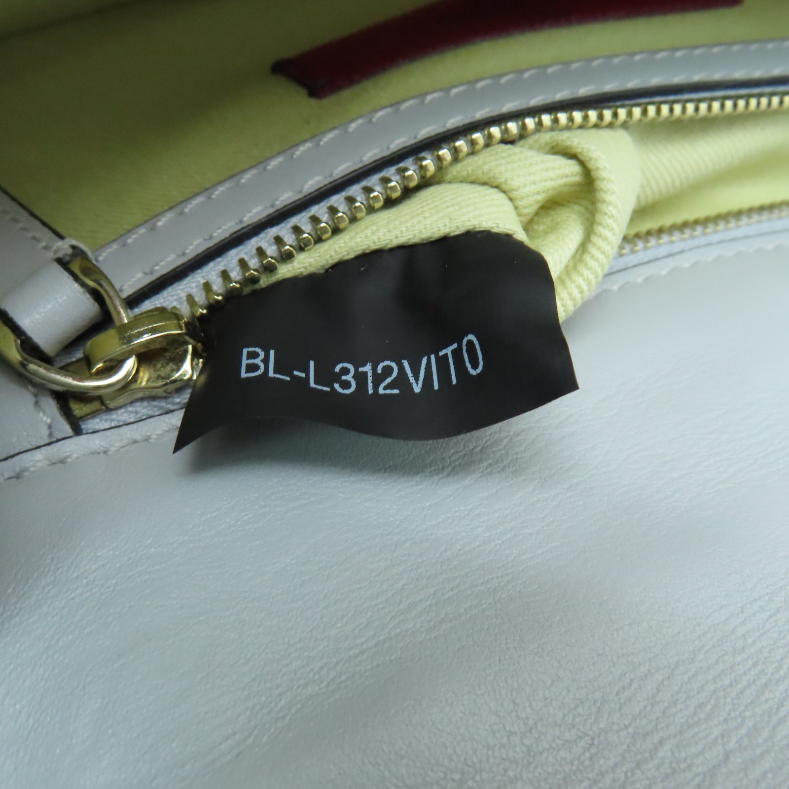 Valentino 牛皮皮革Shoulder Bag金扣肩背袋灰色