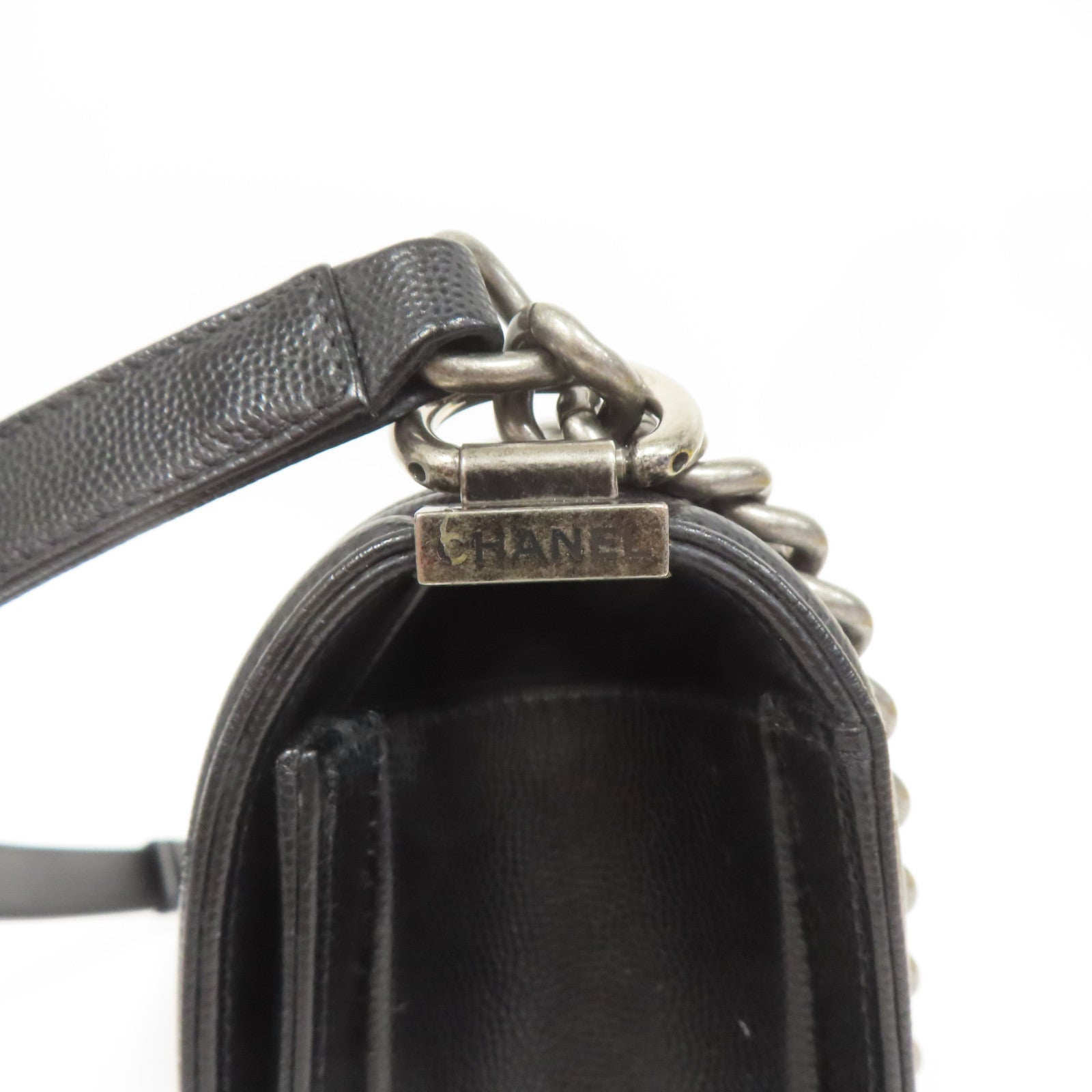 CHANEL 菱格Caviar皮革Boy 25銀扣鏈帶肩背袋黑色