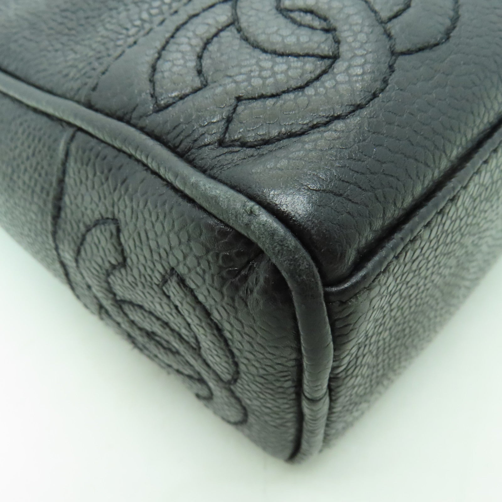 CHANEL Caviar皮革Shoulder Bag銀扣肩背袋黑色