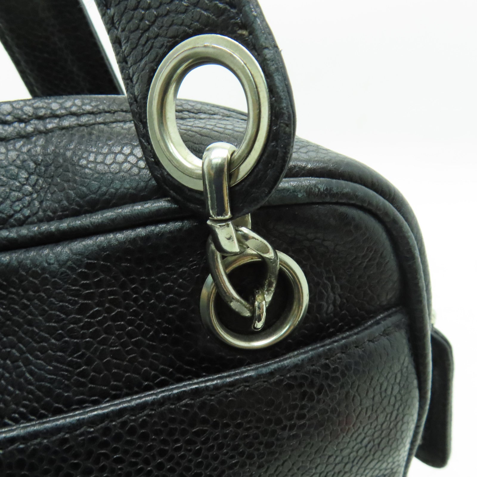 CHANEL Caviar皮革Shoulder Bag銀扣肩背袋黑色