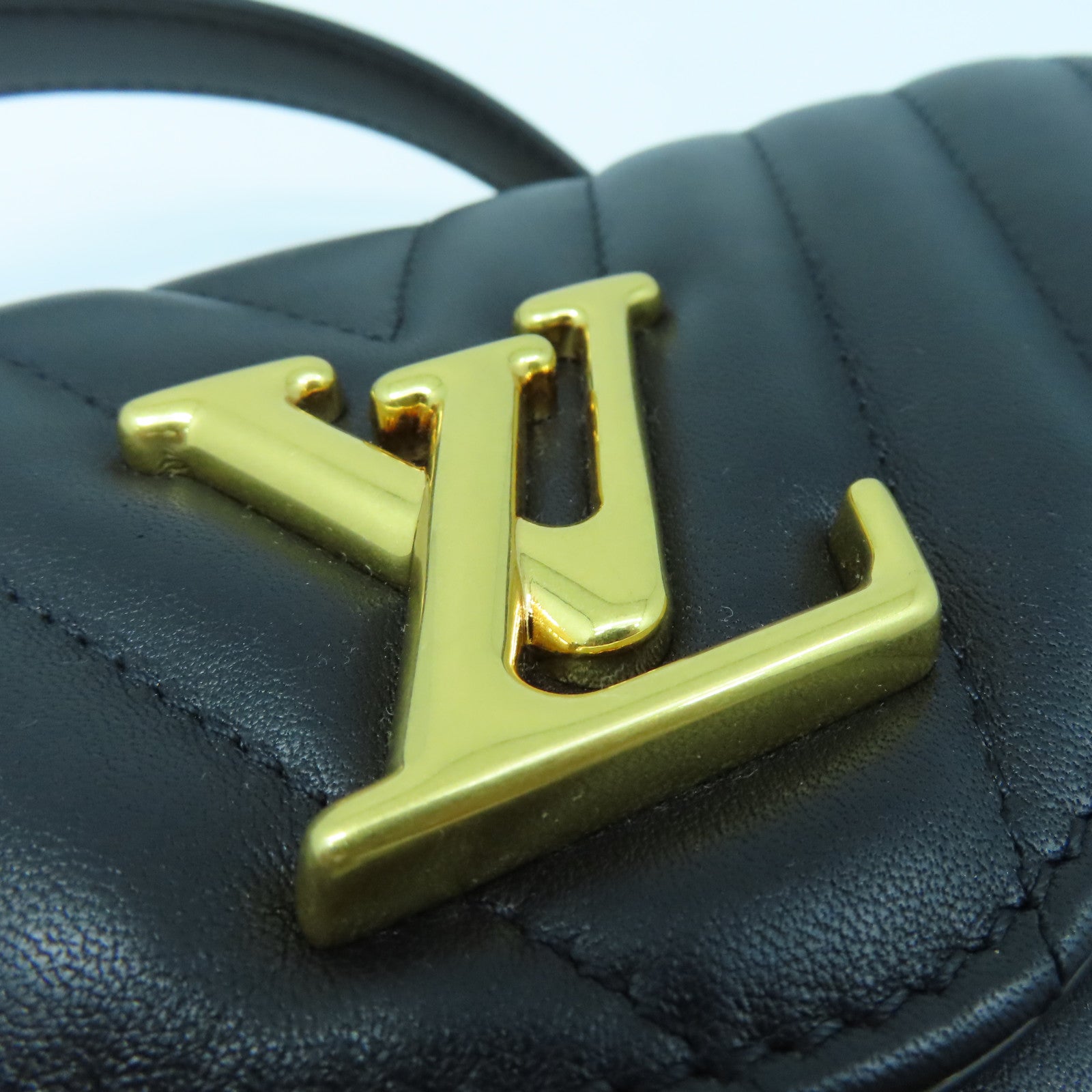 LOUIS VUITTON 牛皮皮革LV New Wave Chain金扣肩背袋黑色