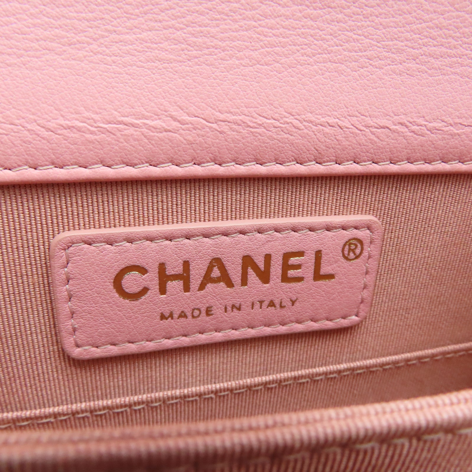 CHANEL 牛皮皮革Boy Chanel金扣肩背袋粉红色
