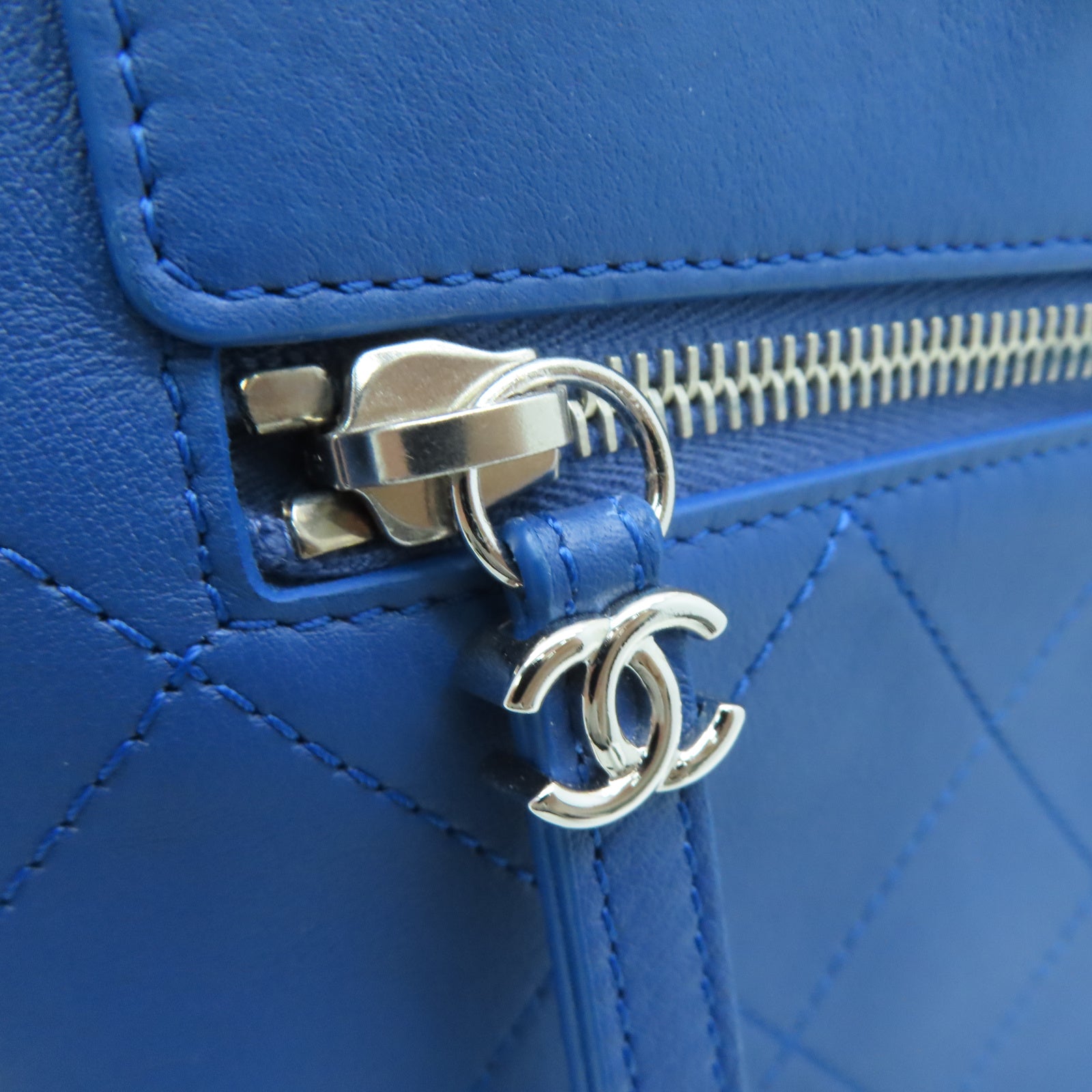 CHANEL 菱格牛皮皮革Chain Shoulder银扣链带手挽肩背两用袋蓝色