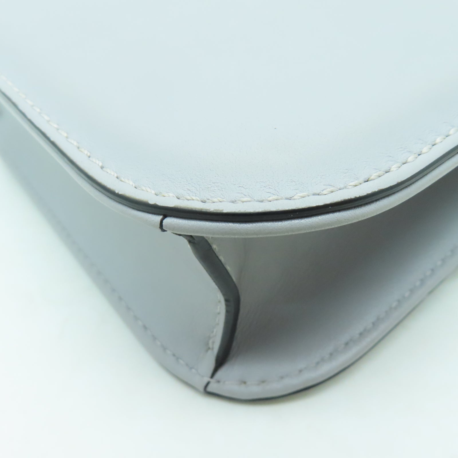 Valentino 牛皮皮革Shoulder Bag金扣肩背袋灰色