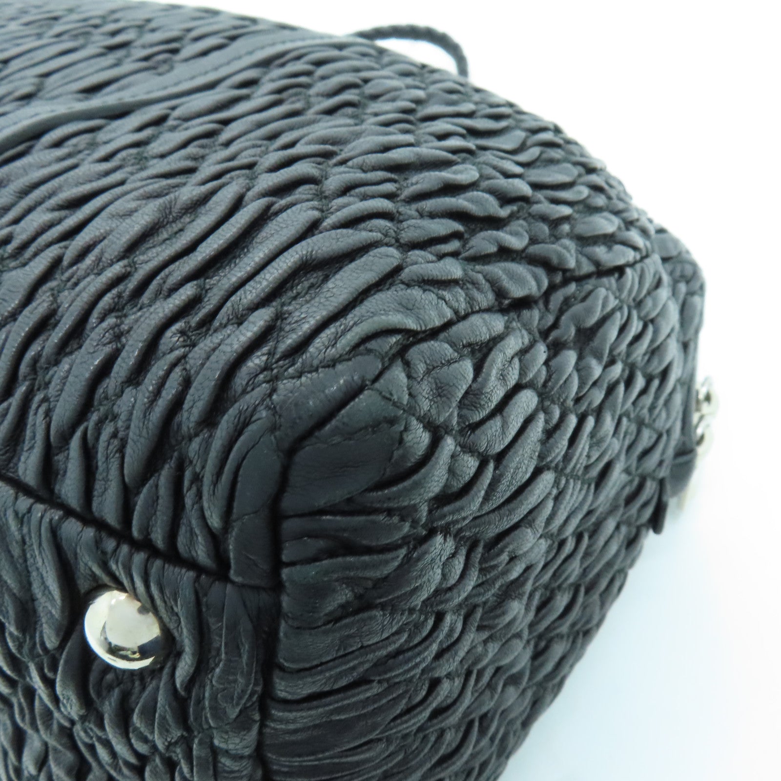 Miu Miu 羊皮皮革Chain Shoulder Bag银扣链带肩背袋黑色