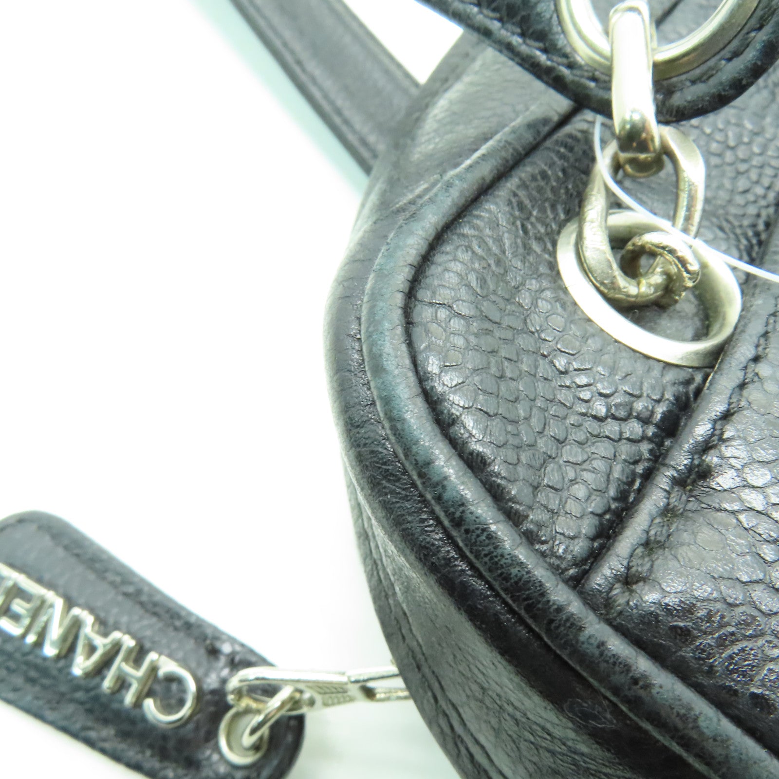 CHANEL Caviar皮革Shoulder Bag銀扣肩背袋黑色