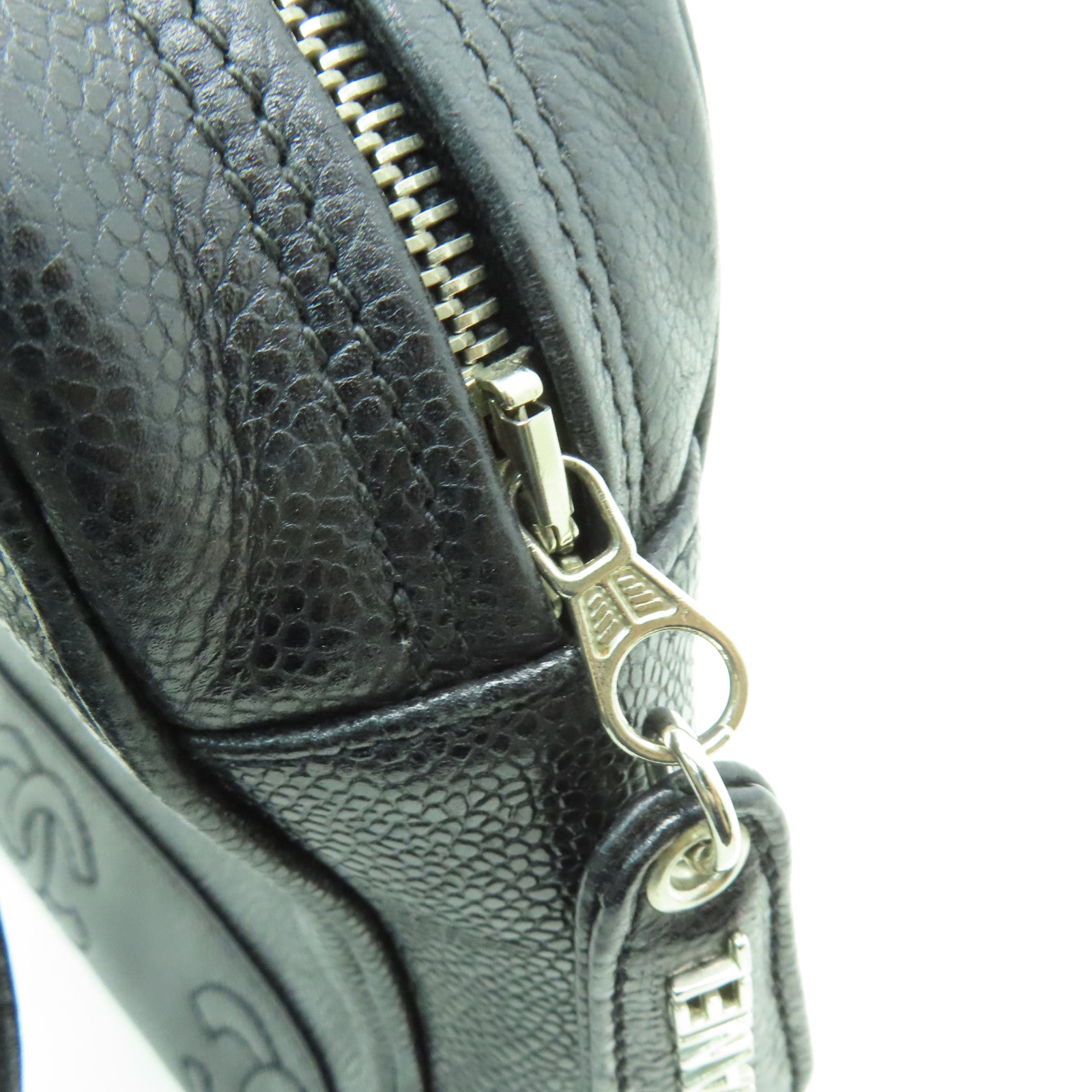 CHANEL Caviar皮革Shoulder Bag銀扣肩背袋黑色