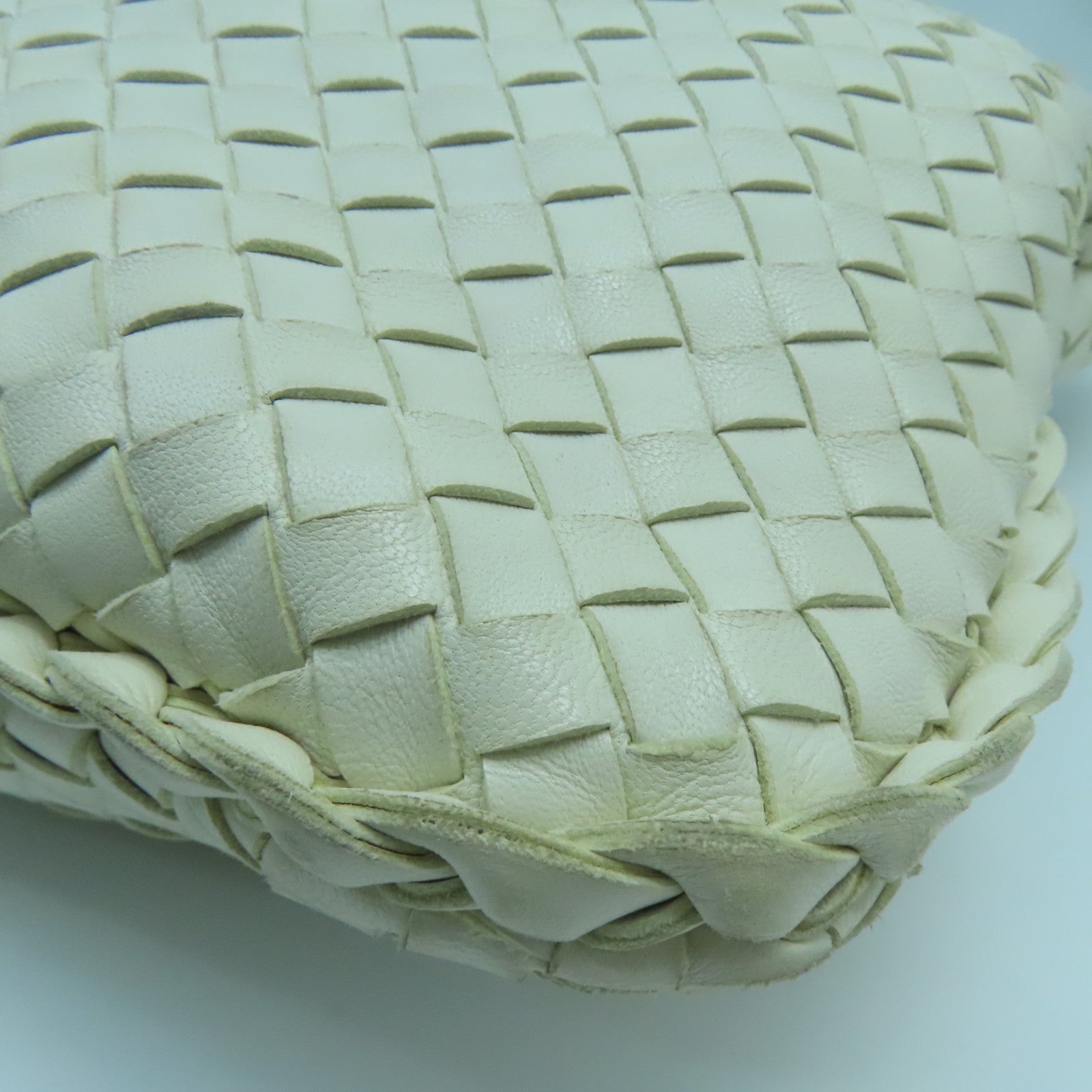 BOTTEGA VENETA 織紋皮革Shoulder Bag金扣肩背袋白色