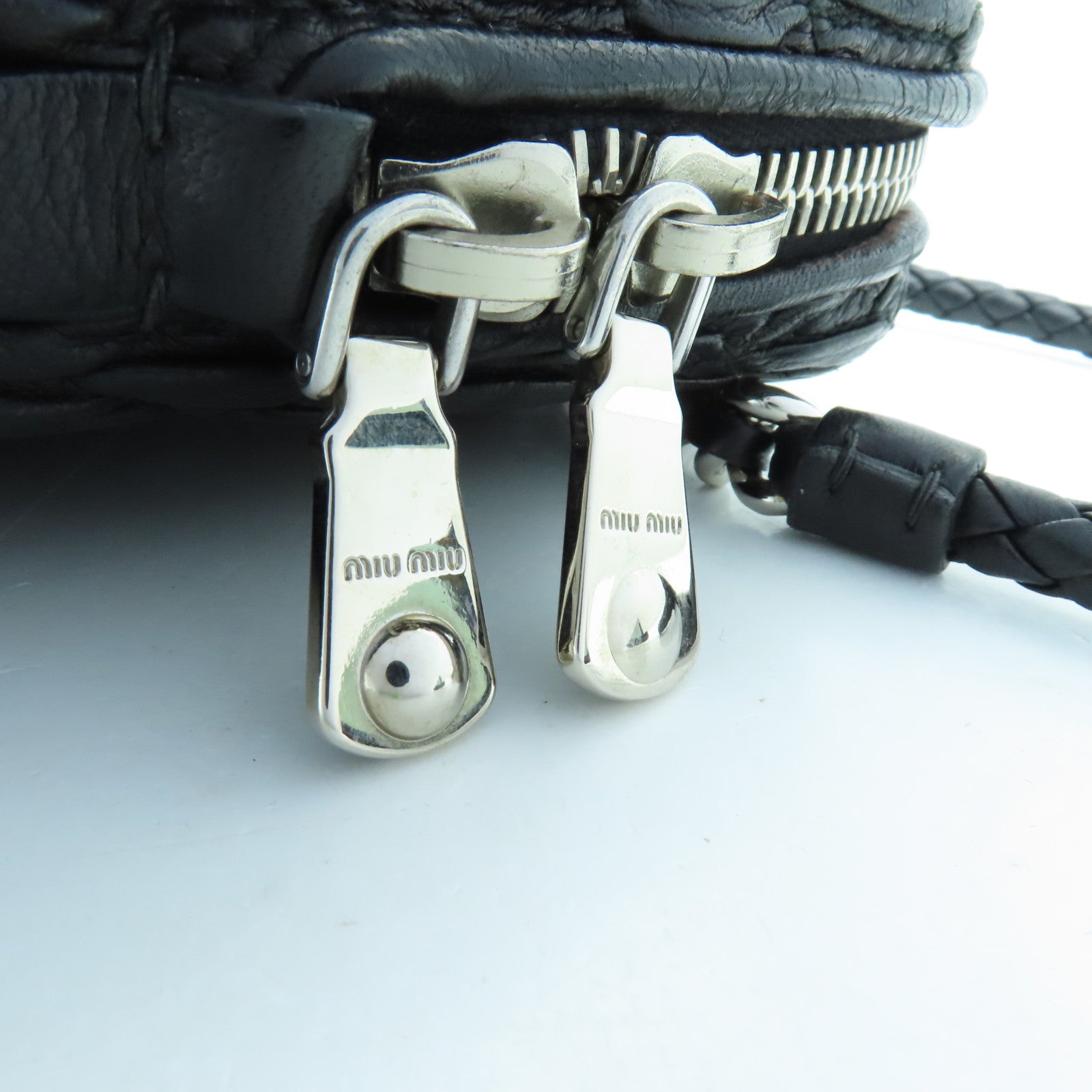 Miu Miu 羊皮皮革Chain Shoulder Bag银扣链带肩背袋黑色