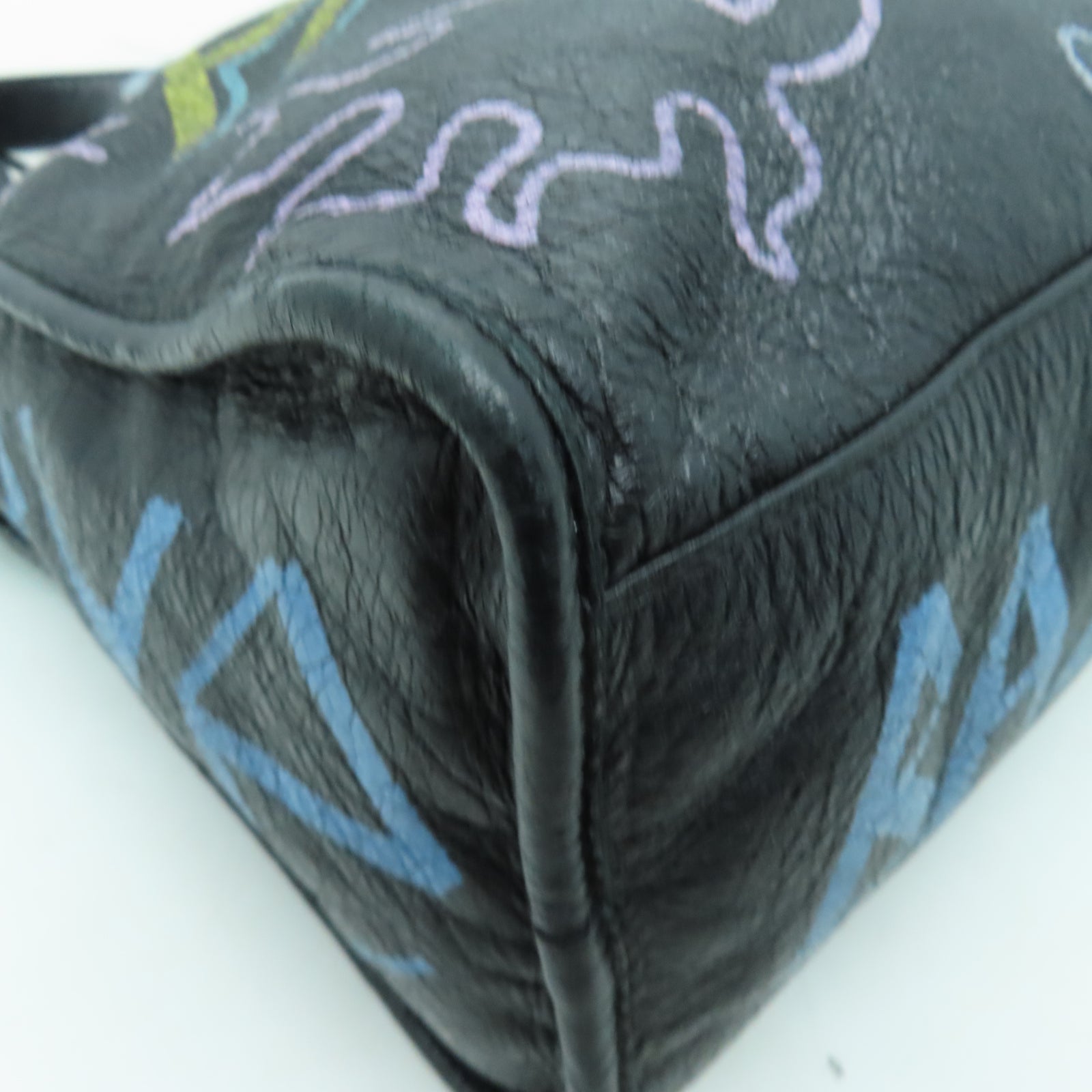 BALENCIAGA 牛皮皮革City Classic Graffiti Bag手挽肩背兩用袋黑色