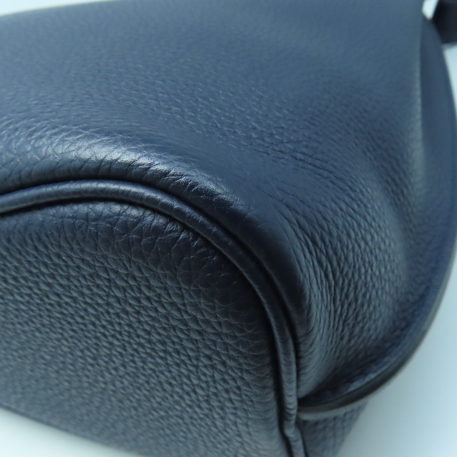 HERMES Clemence Leather So Kelly 22 Silver Buckle Shoulder Bag Indigo