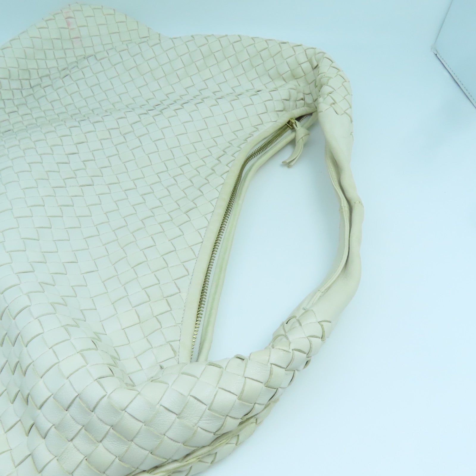 BOTTEGA VENETA 織紋皮革Shoulder Bag金扣肩背袋白色