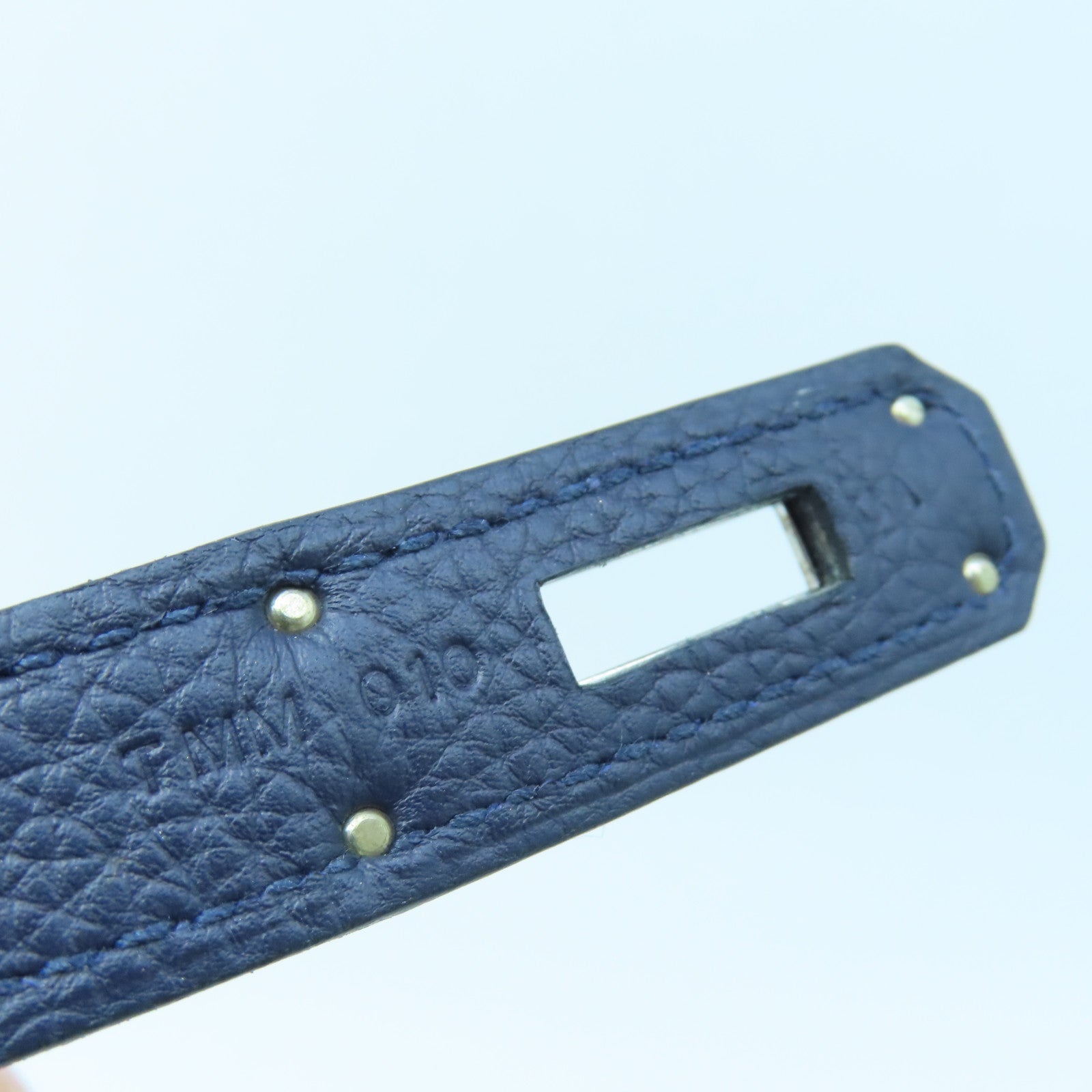HERMES Clemence Leather So Kelly 22 Silver Buckle Shoulder Bag Indigo