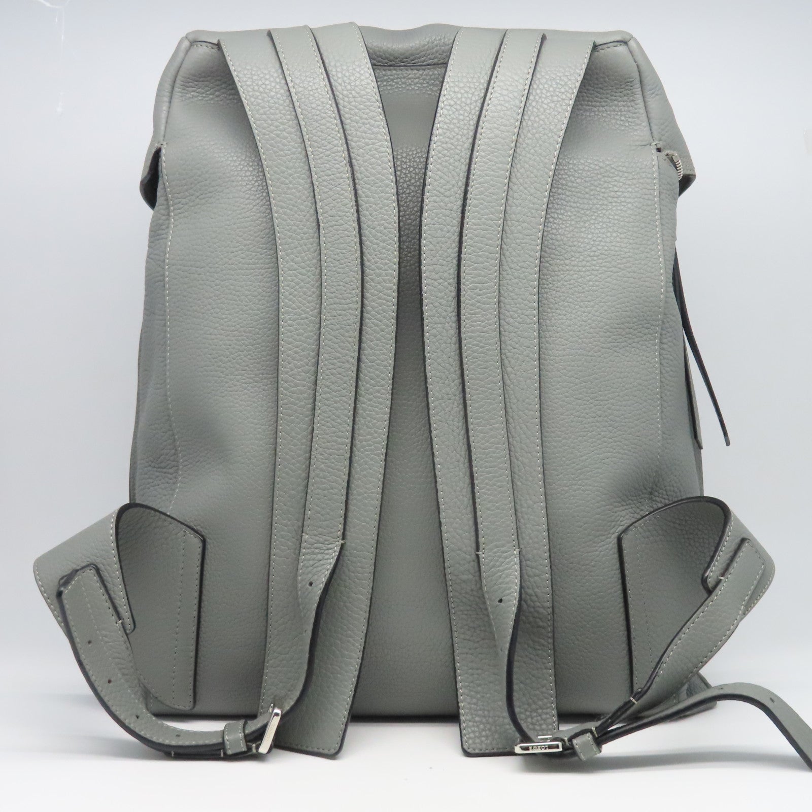 LOEWE 牛皮皮革Backpack銀扣背包灰色