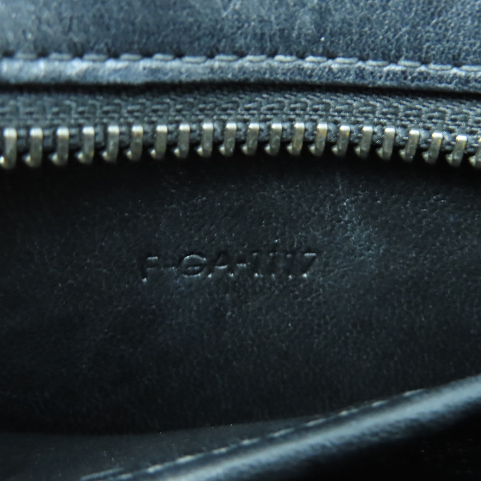 CELINE 牛皮皮革Nano Luggage銀扣手挽肩背兩用袋黑色/卡其色/綠色