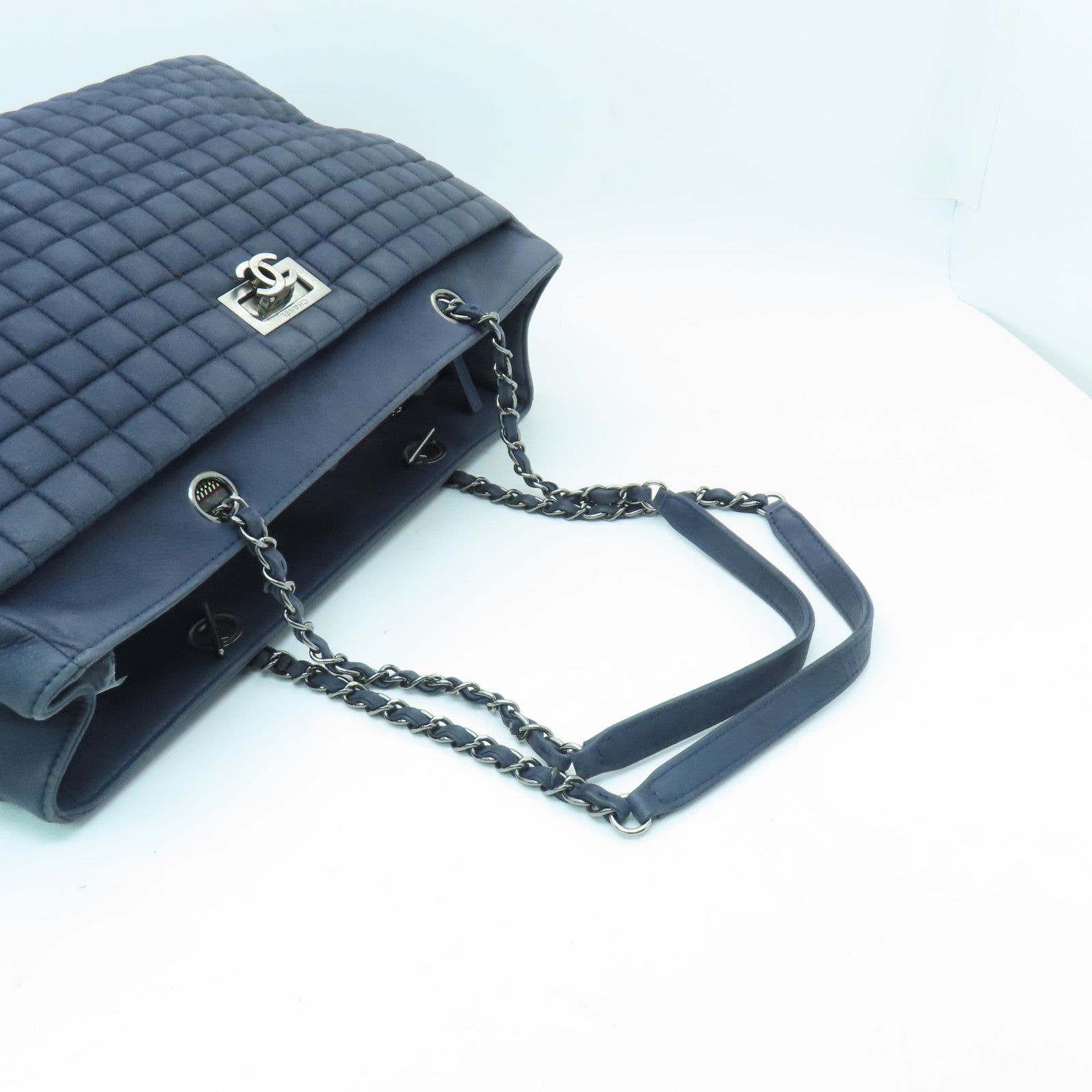 CHANEL 【激減優惠】牛皮皮革Chian Shoulder Bag銀扣鏈帶肩背袋深藍色