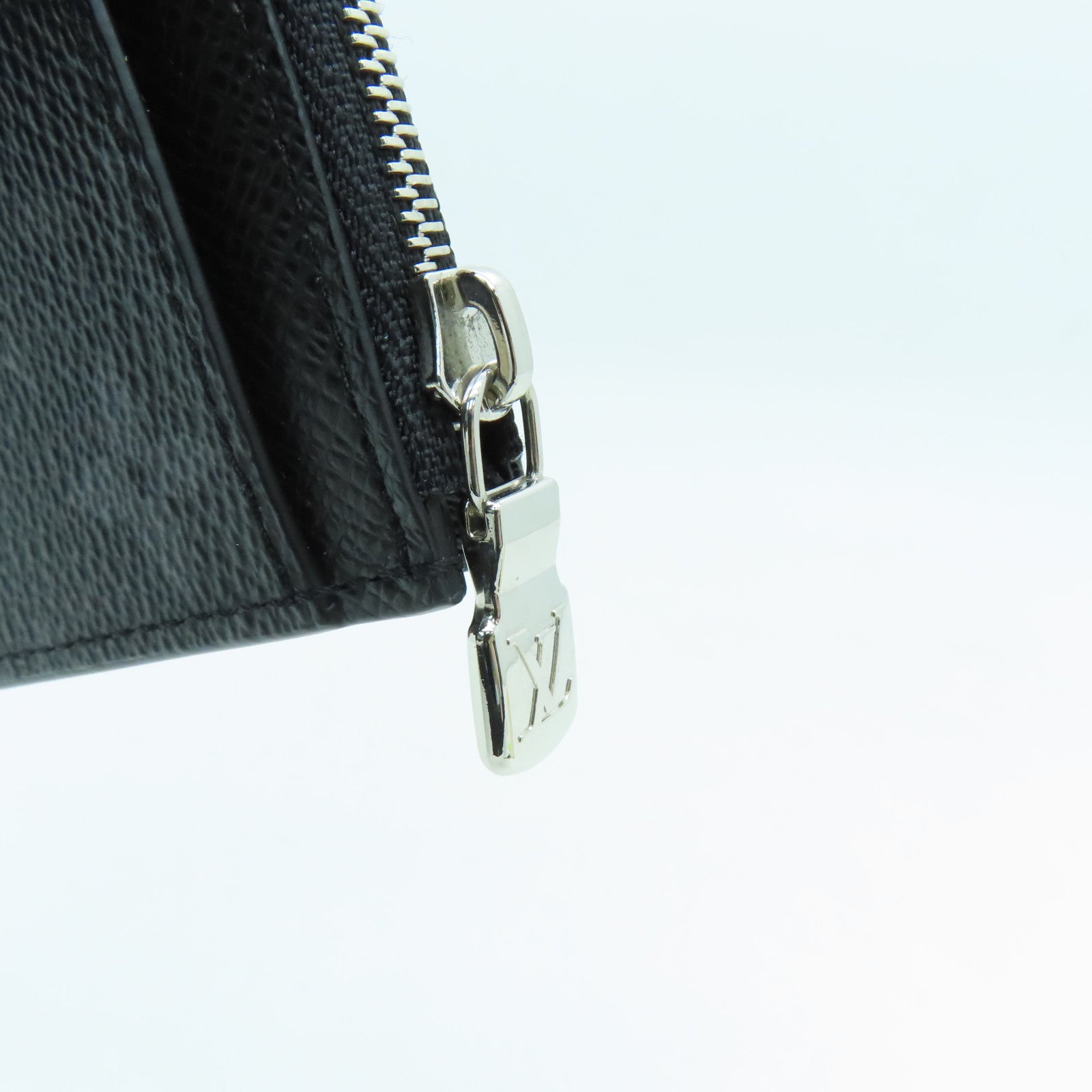 LOUIS VUITTON 【激減優惠】Monogram Card Case銀扣卡片套黑色