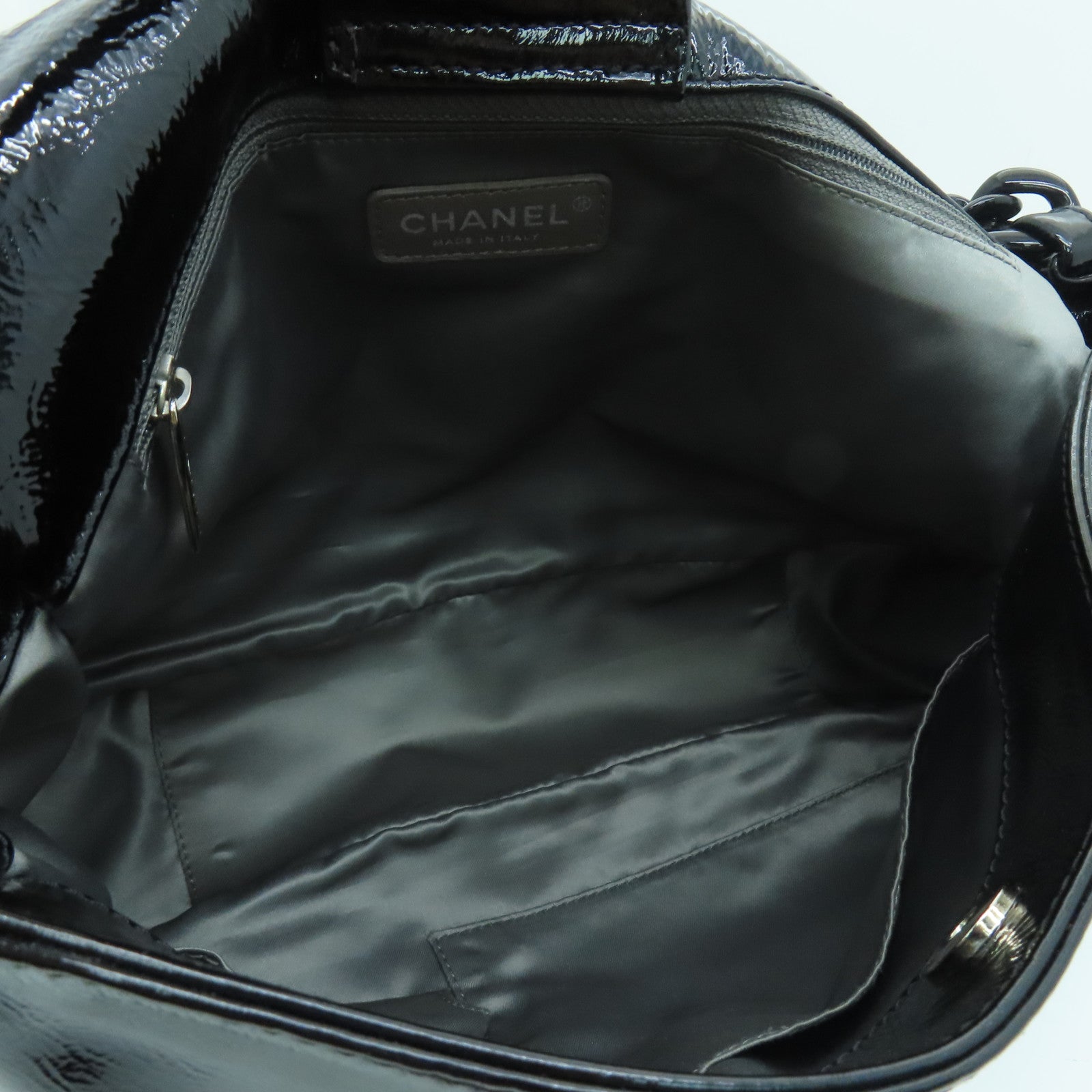 CHANEL 【激減優惠】漆皮皮革Chain Shoulder銀扣鏈帶肩背袋黑色