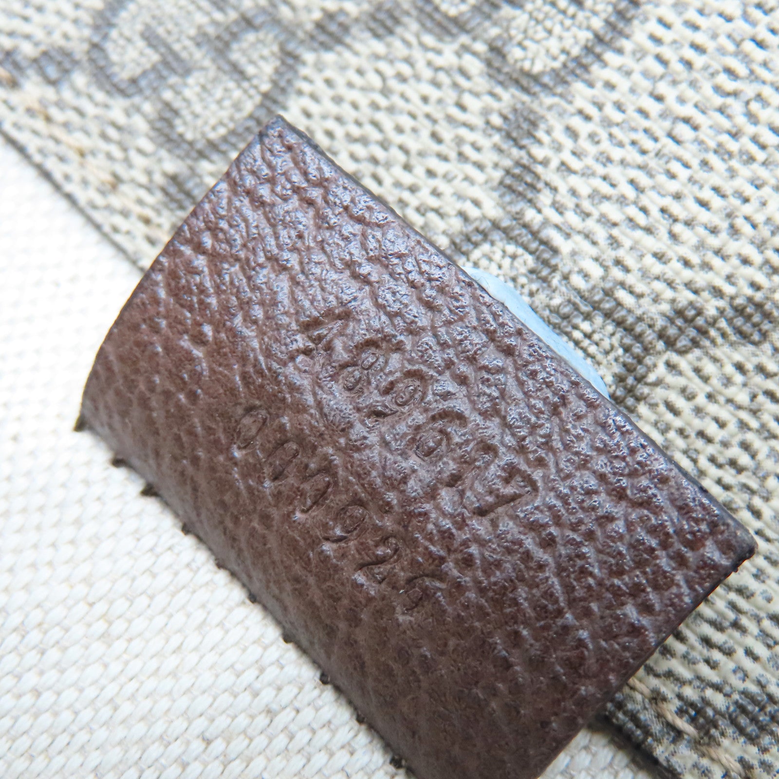 GUCCI 塗層帆布Neo Vintage GG Supreme Belt Bag金扣肩背袋啡色/彩色