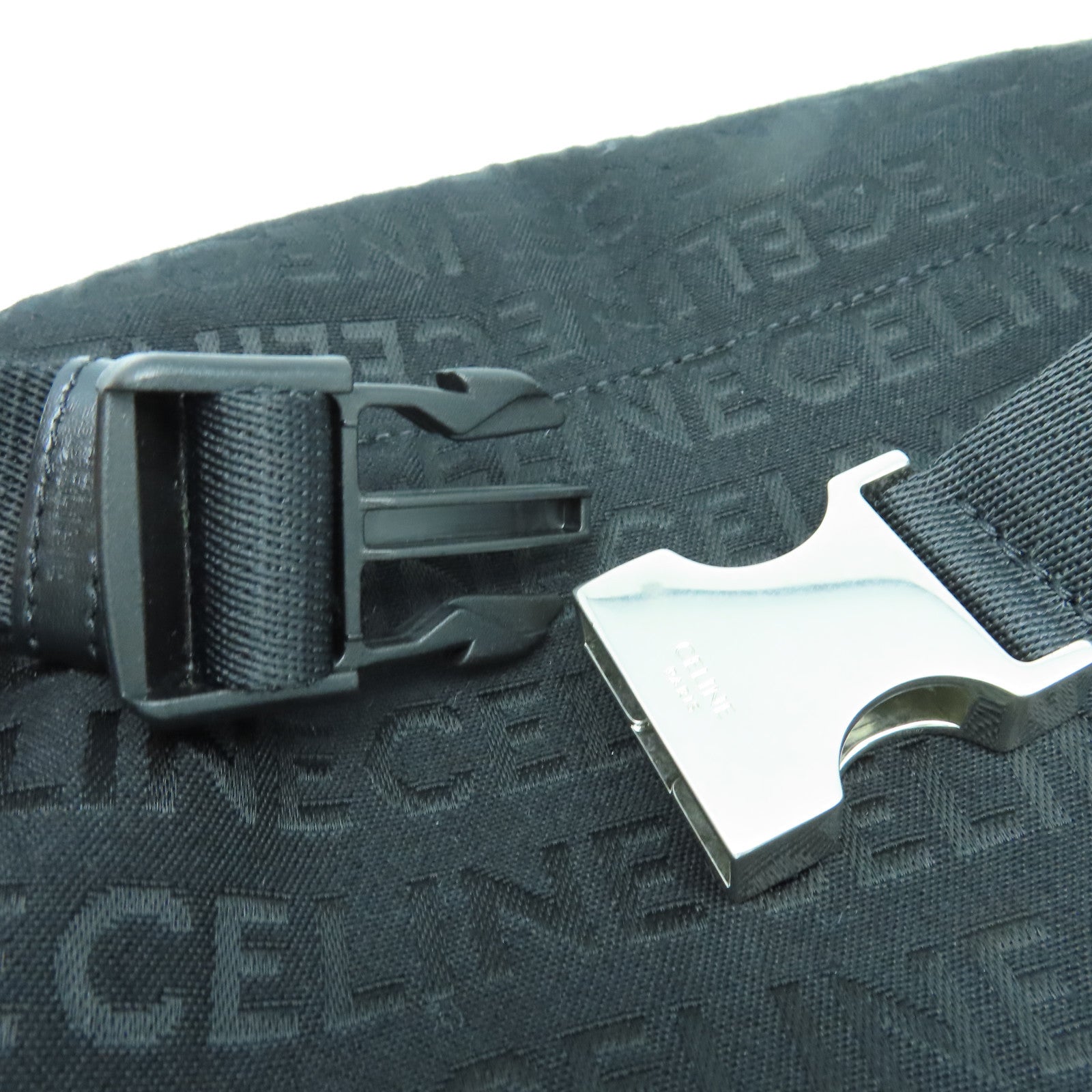 CELINE 帆布Logo Trekking Belt Bag银扣腰包黑色
