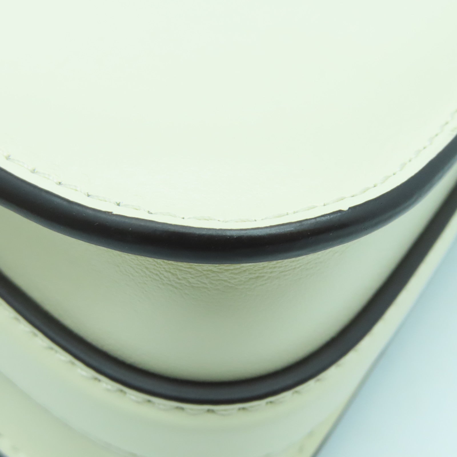 LOUIS VUITTON 牛皮皮革Pont 9 Soft PM金扣肩背袋白色